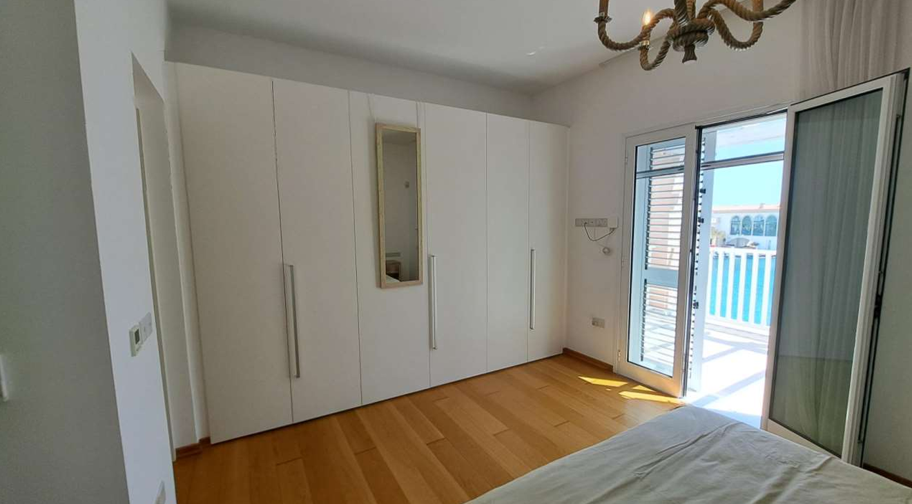 3-bed villa with private pool in Limassol Marina photo 3