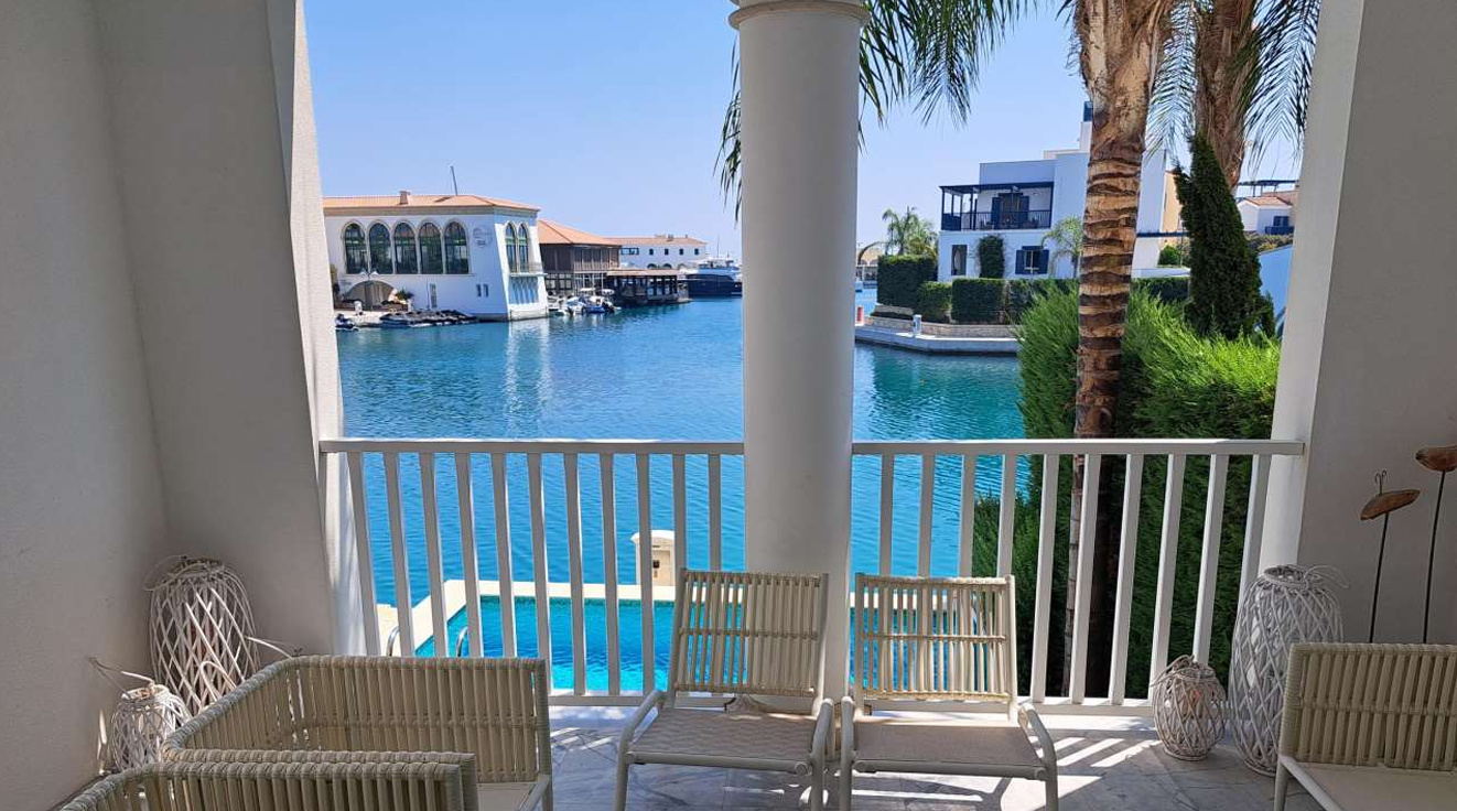 3-bed villa with private pool in Limassol Marina