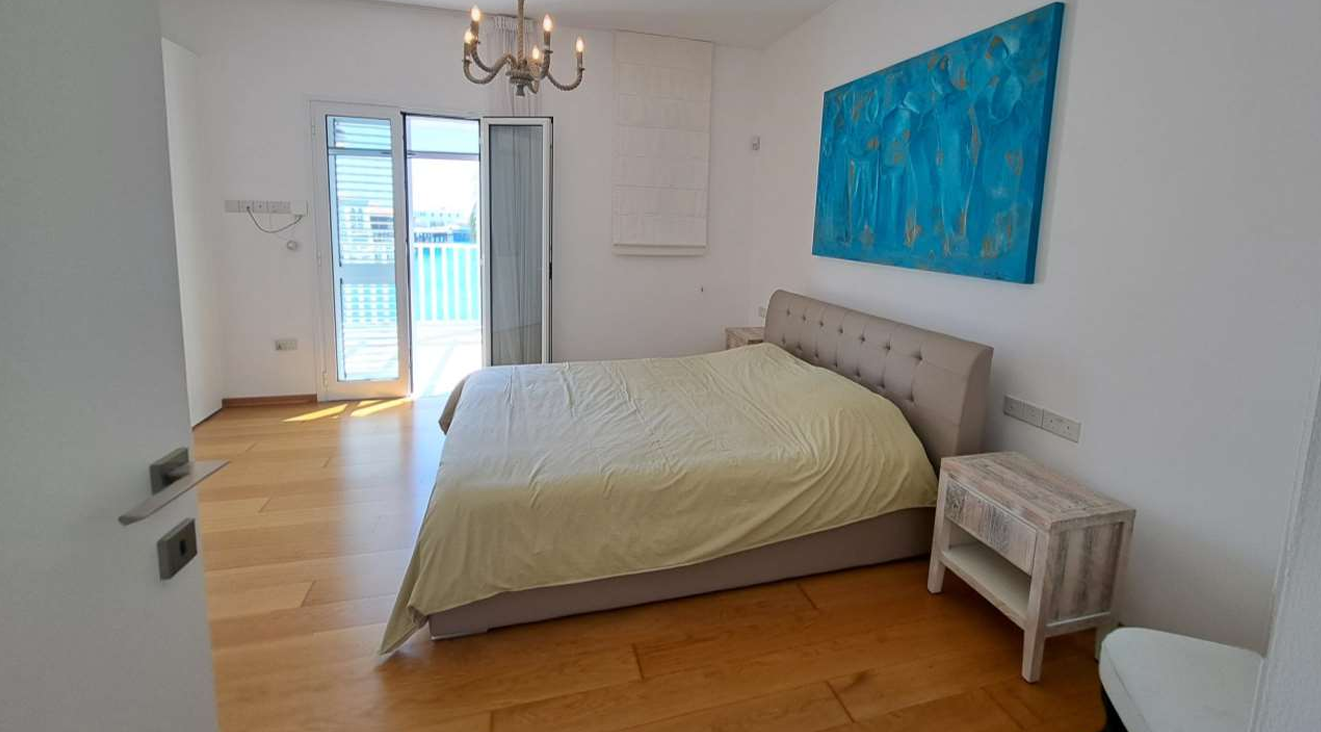 3-bed villa with private pool in Limassol Marina photo 2