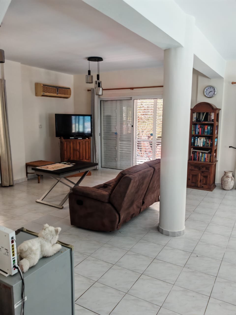 3-bed villa with pool and garden in Coral Bay photo 5
