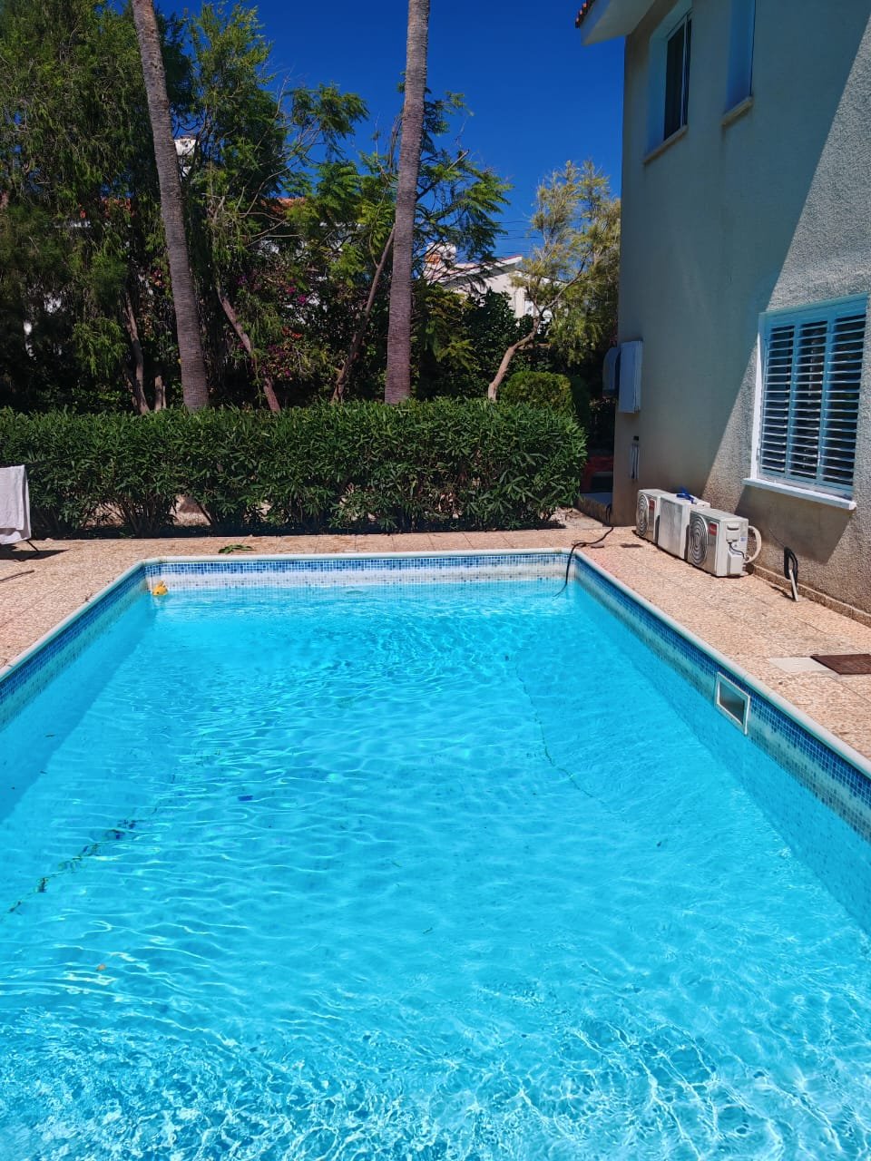 3-bed villa with pool and garden in Coral Bay photo 15