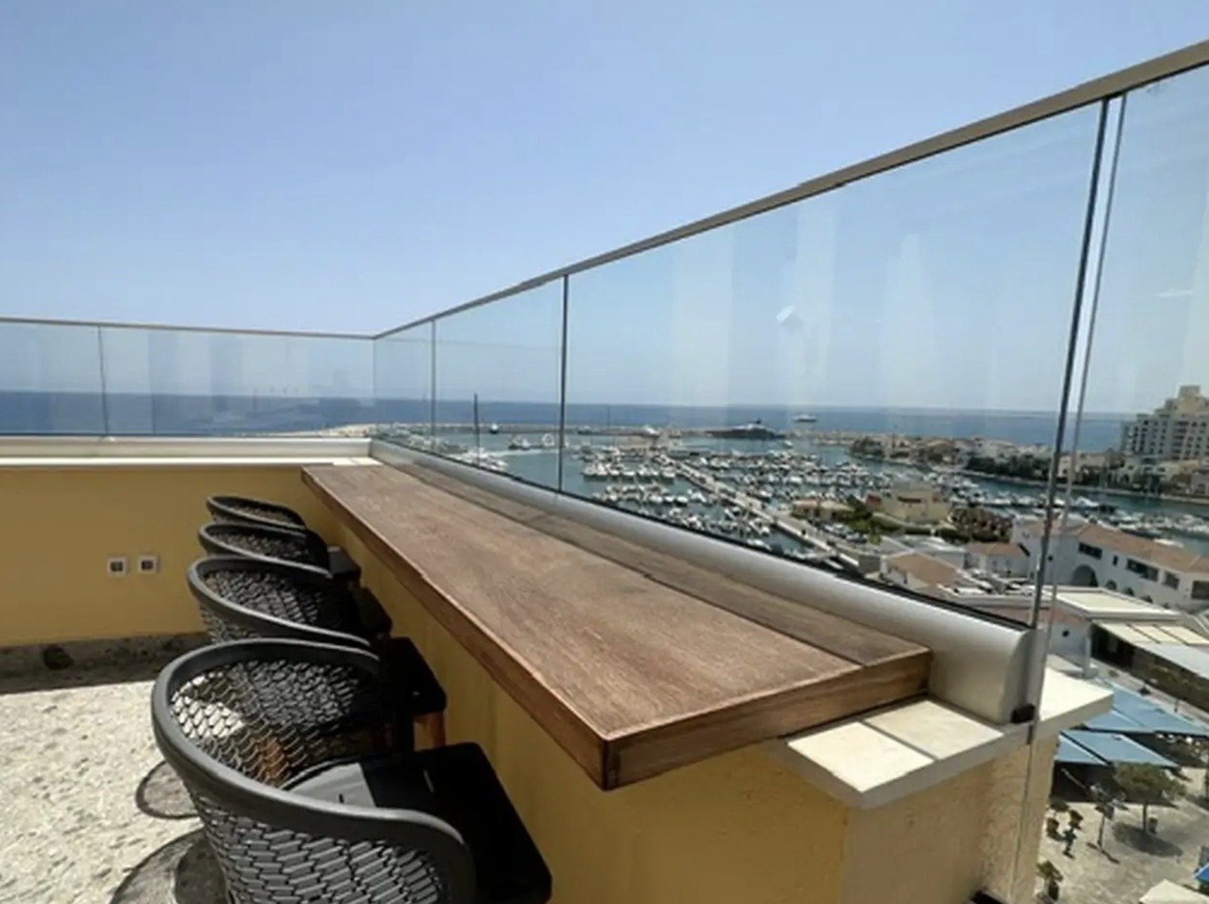 Spacious 3-Bedroom Penthouse in Limassol Marina, Limassol