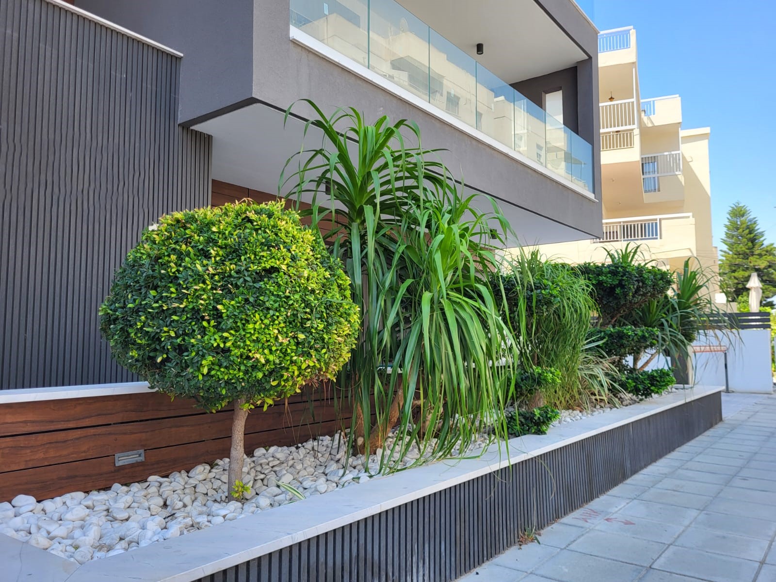 2 BEDROOM MODERN FLAT NEAR METRO