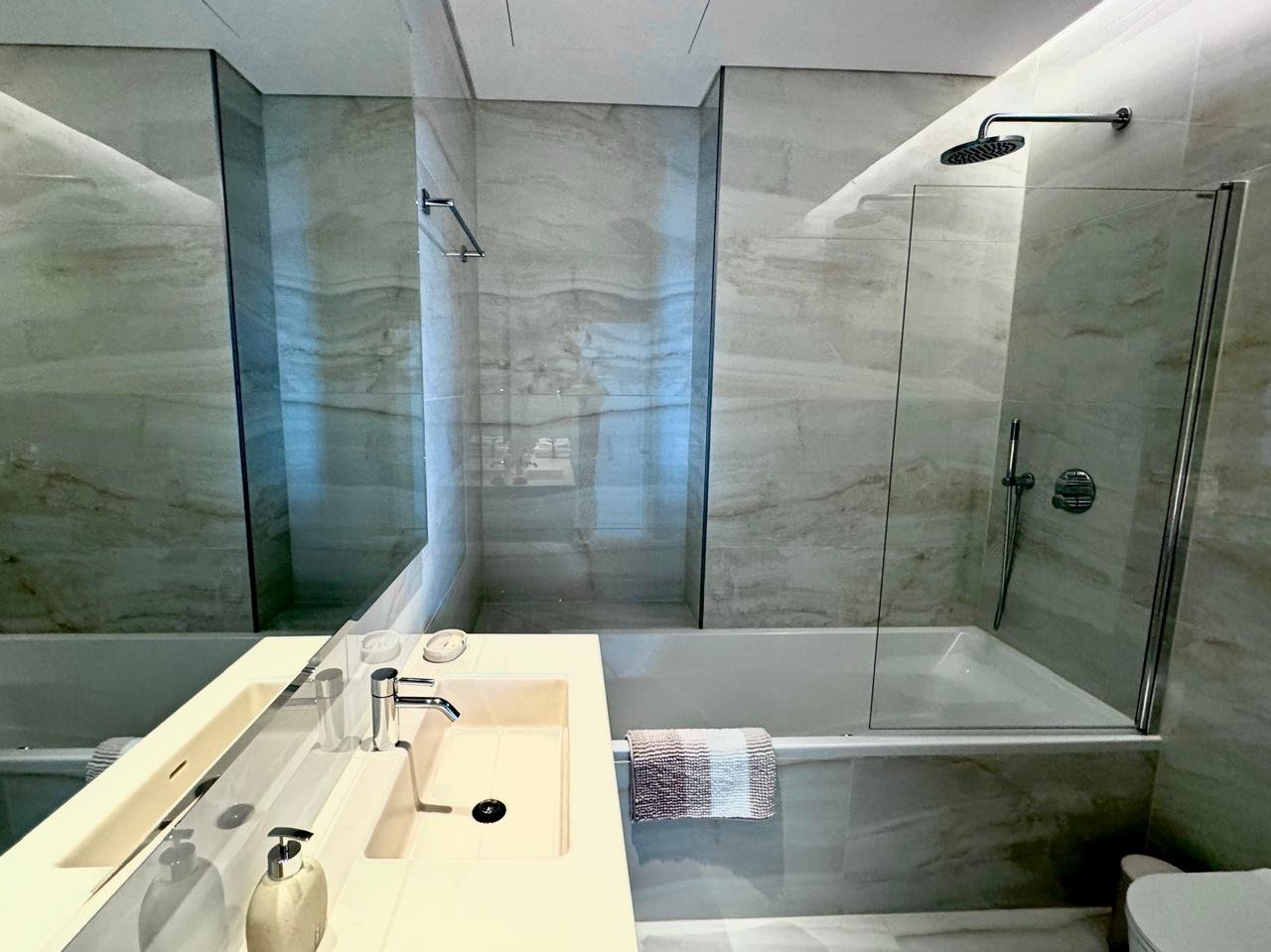 2-bed apartment with pool and garden in Neapolis, Limassol photo 4