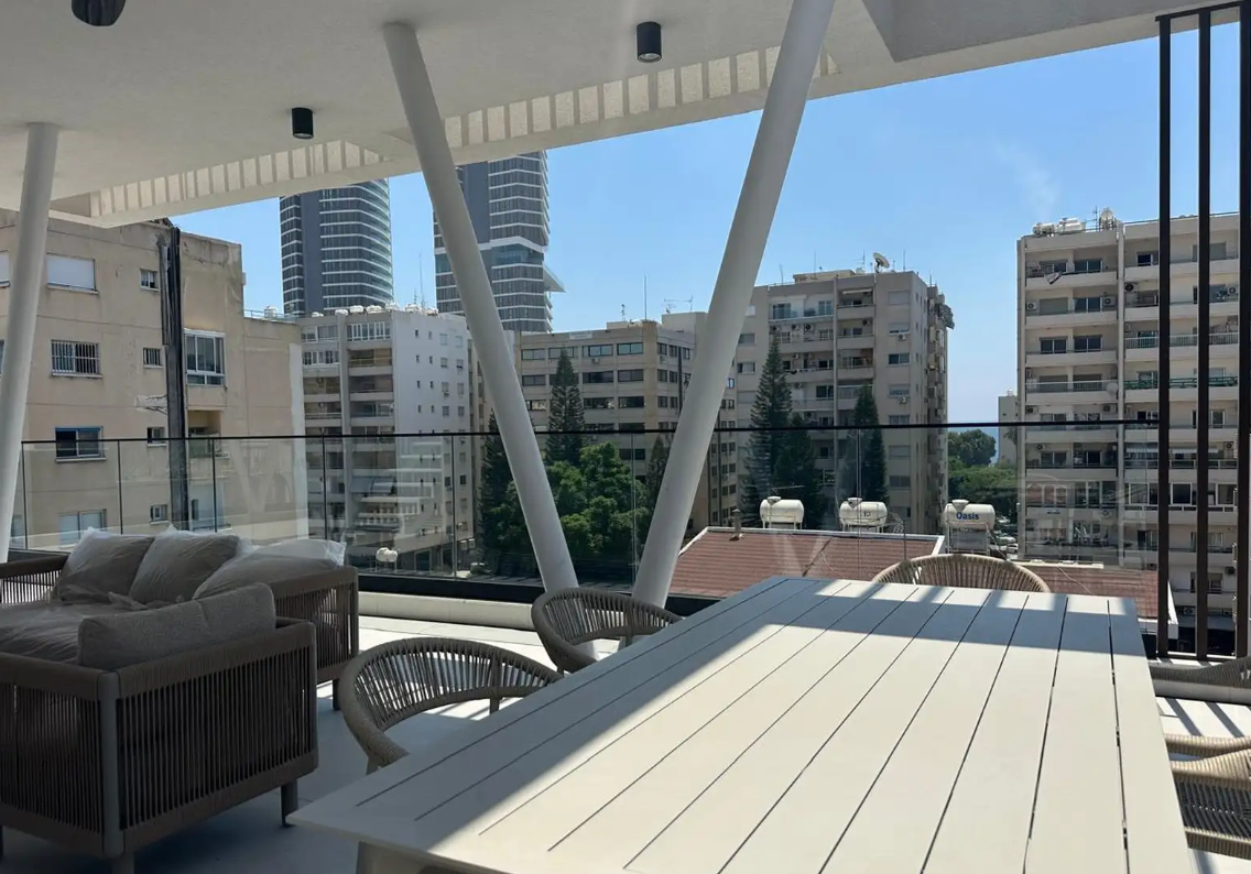 Modern 3-bed penthouse with roof garden in Neapolis, Limassol photo 3