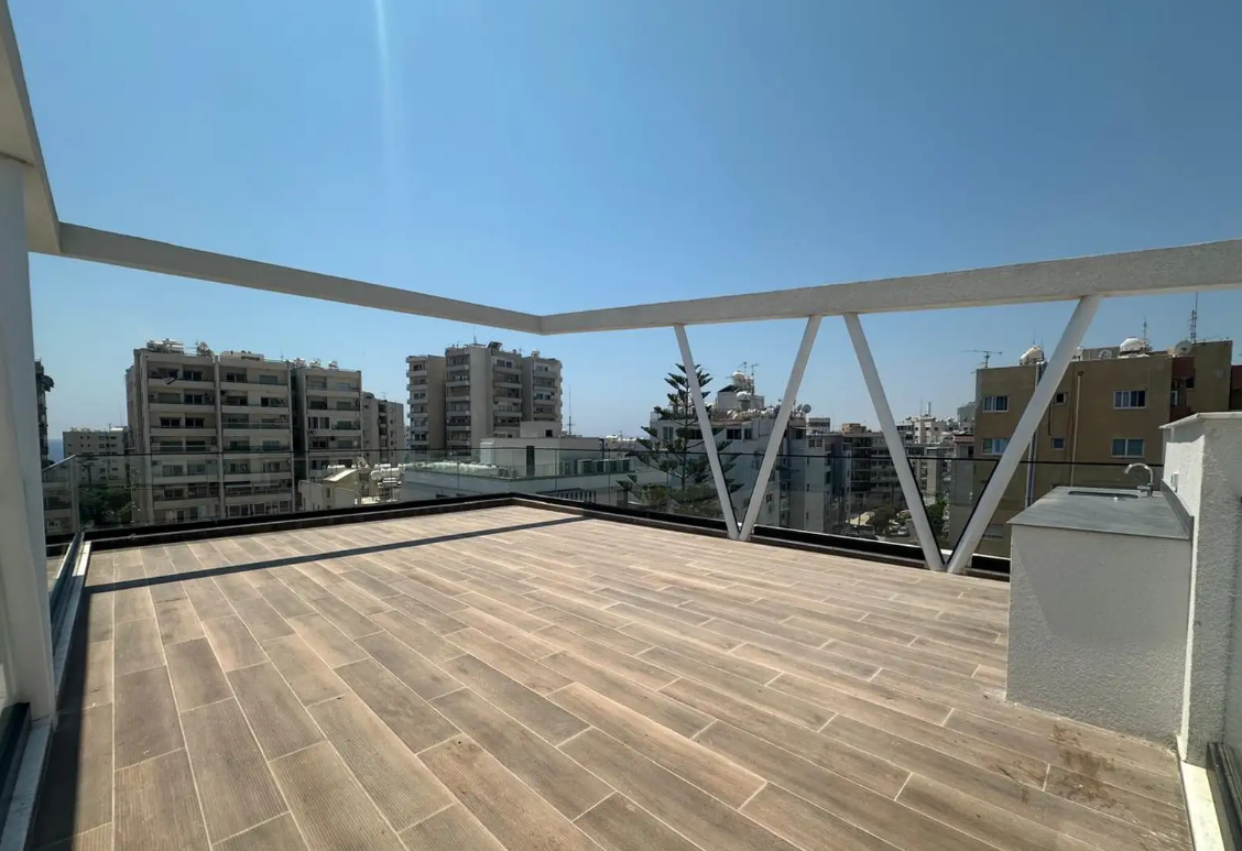 Modern 3-bed penthouse with roof garden in Neapolis, Limassol photo 4