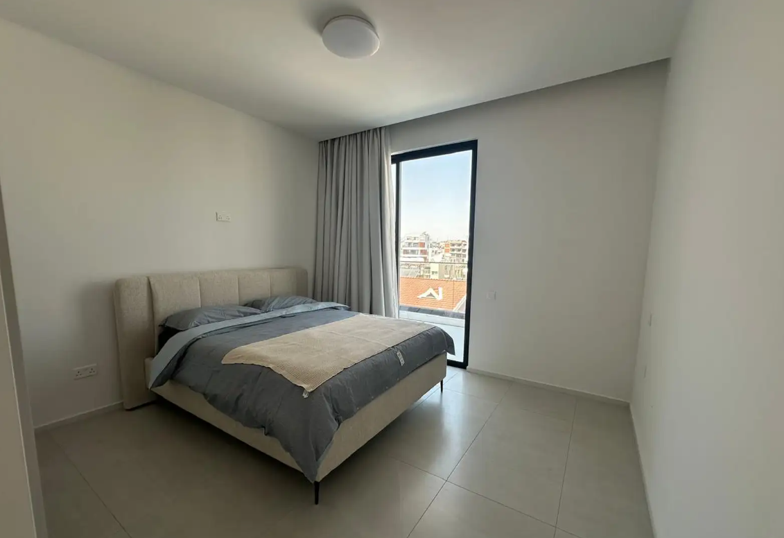 Modern 3-bed penthouse with roof garden in Neapolis, Limassol photo 6