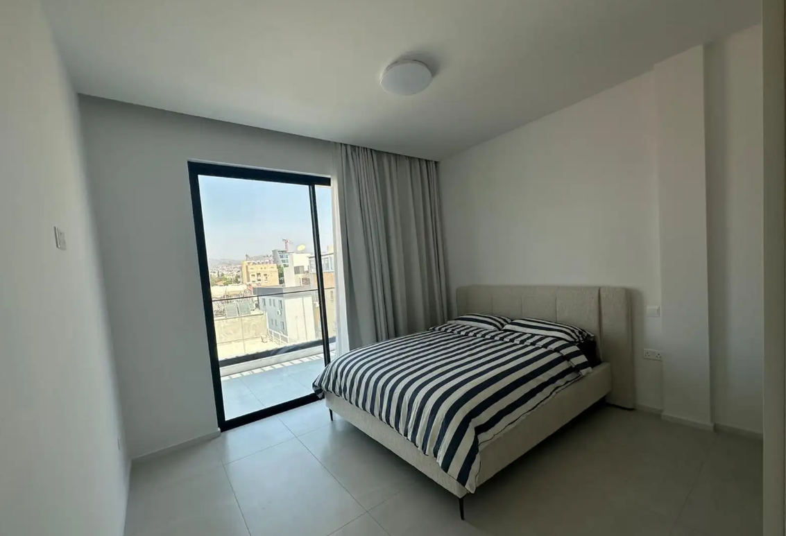 Modern 3-bed penthouse with roof garden in Neapolis, Limassol photo 7