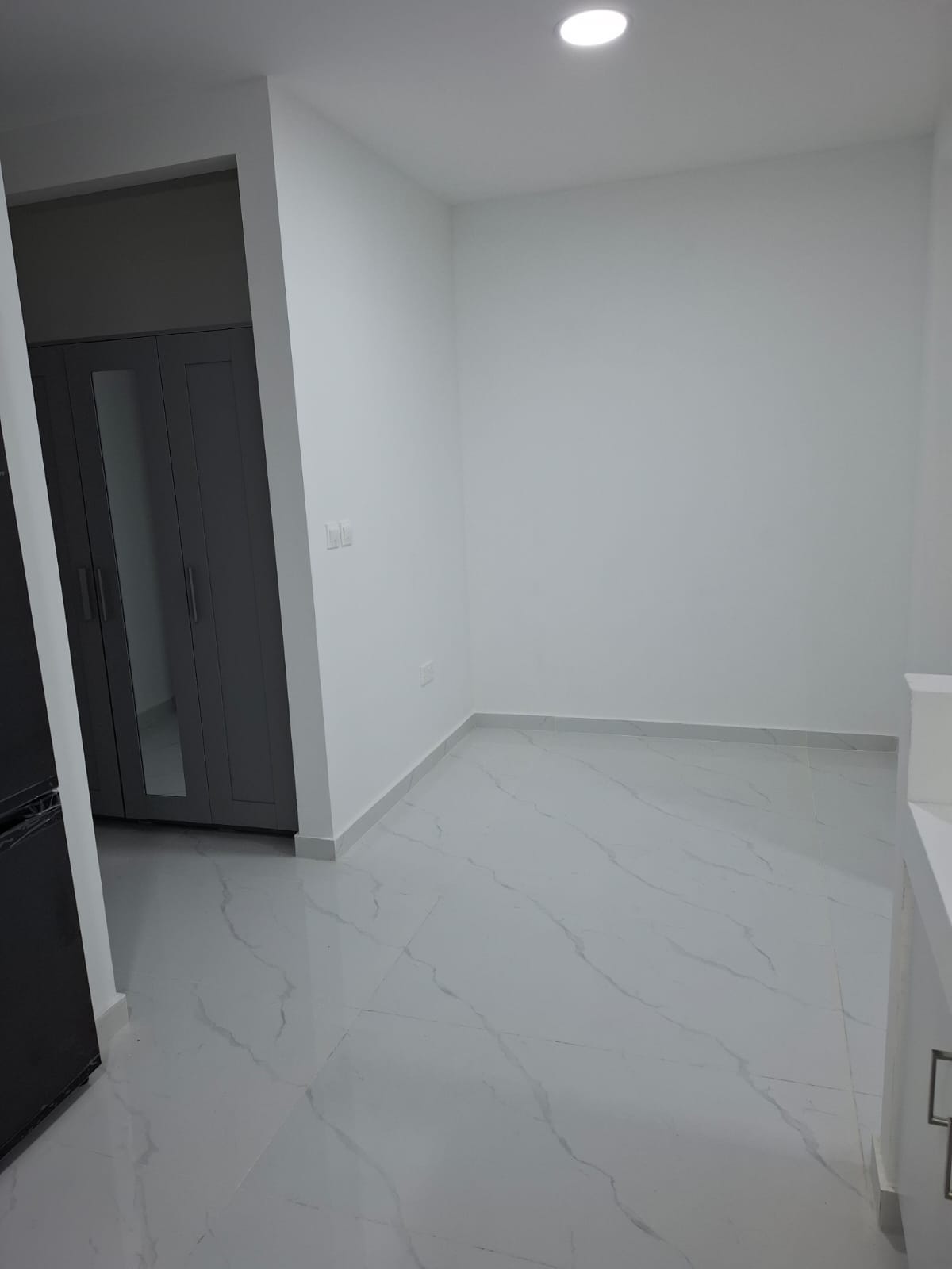 2-bed furnished penthouse with sea view in Nea Ekali photo 9