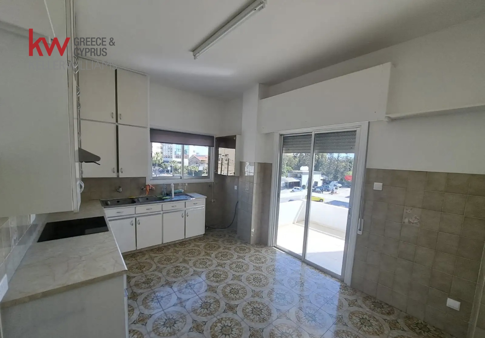 3-bed apartment, 120 m², unfurnished, in Larnaca City photo 5