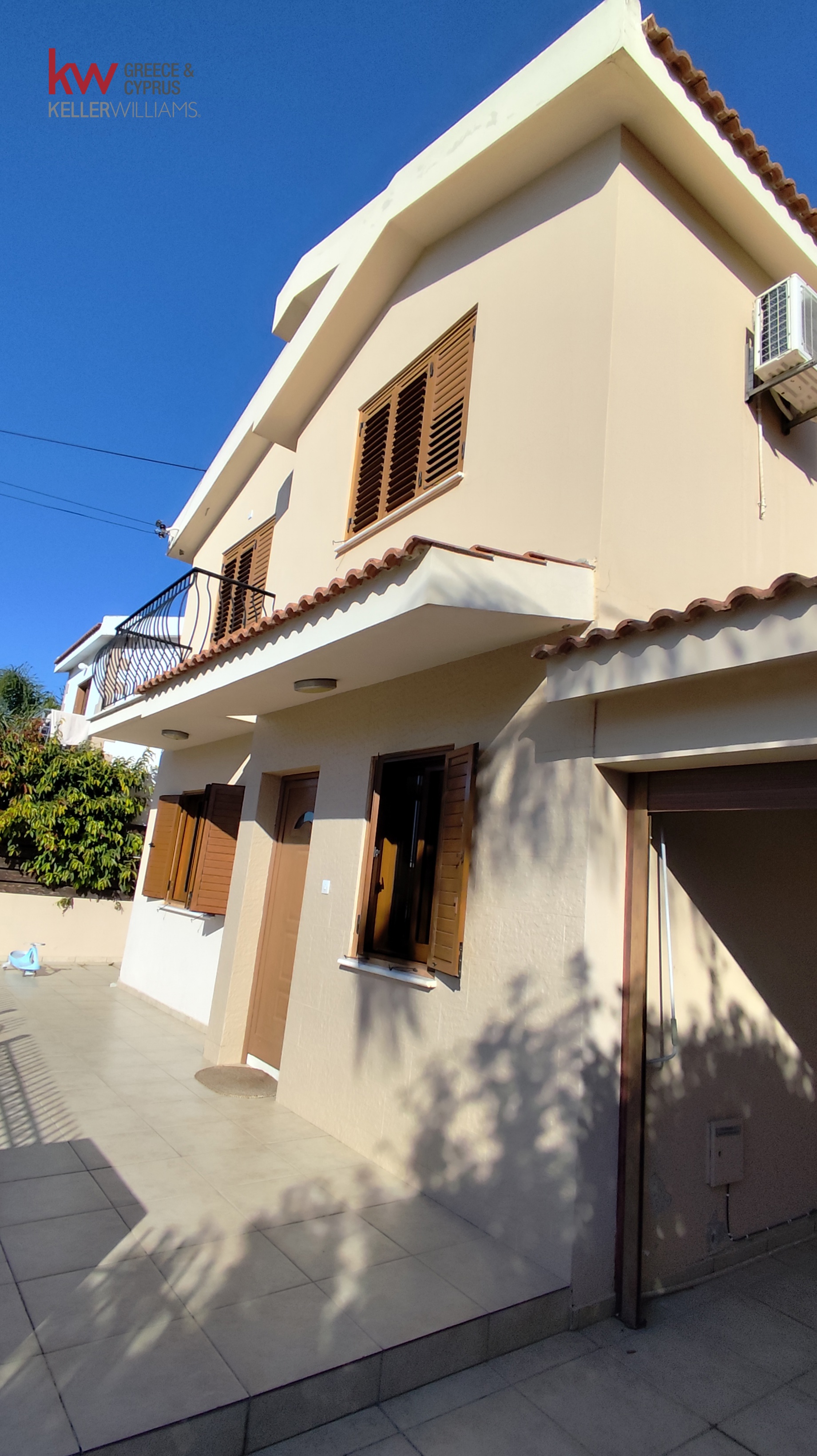 4-bed detached house for rent in Lakatamia photo 2
