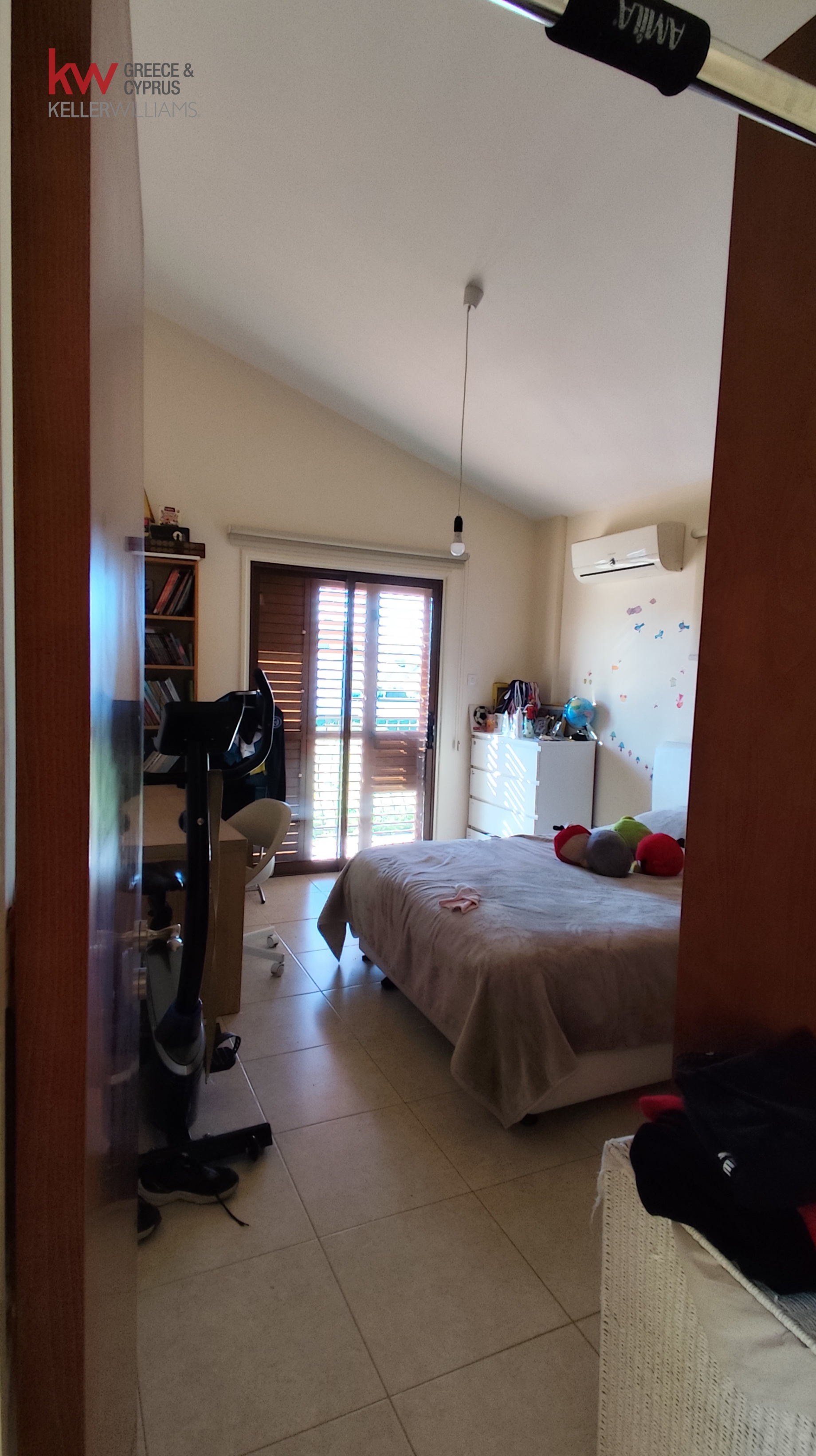 4-bed detached house for rent in Lakatamia photo 12
