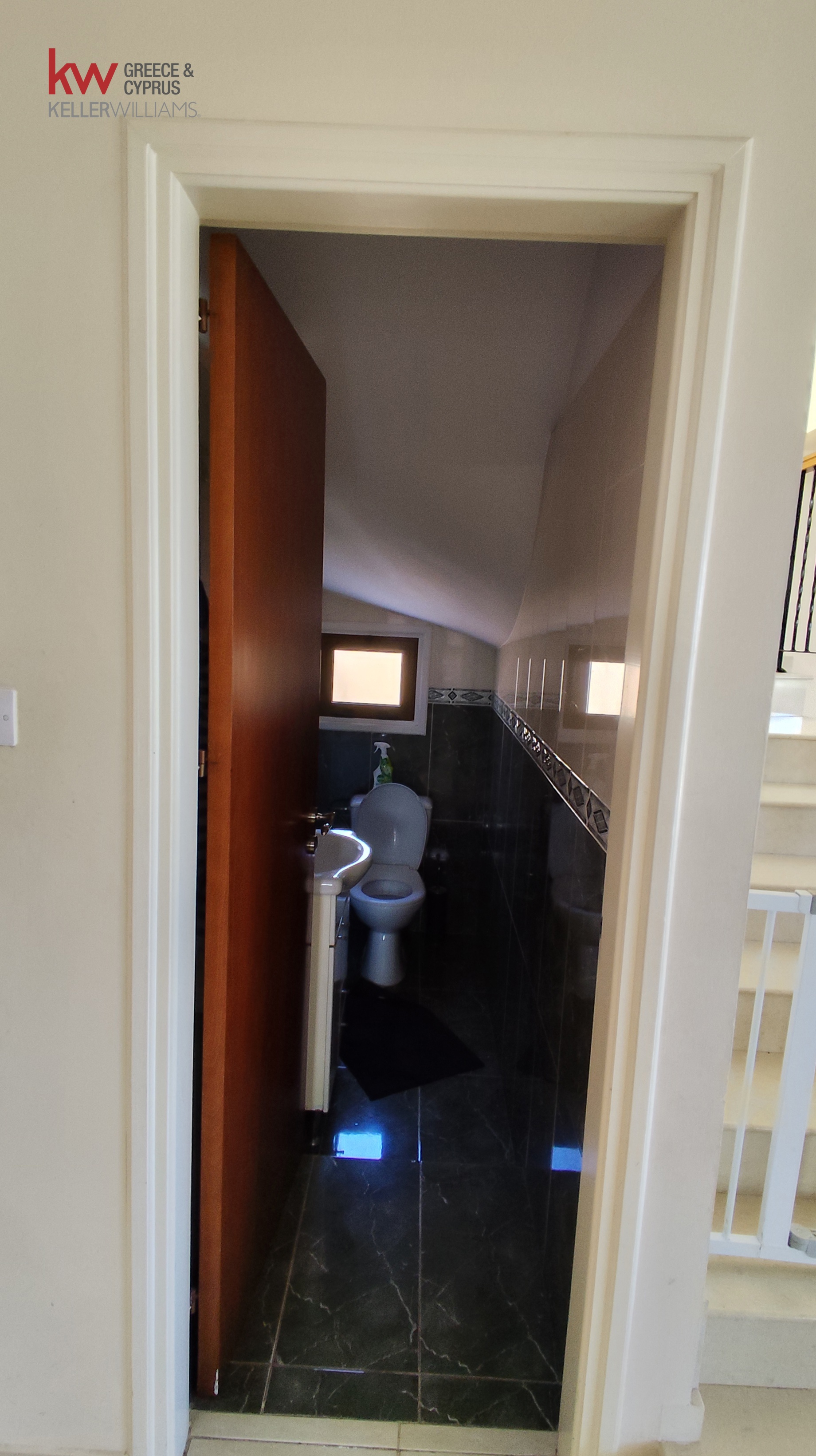4-bed detached house for rent in Lakatamia photo 18