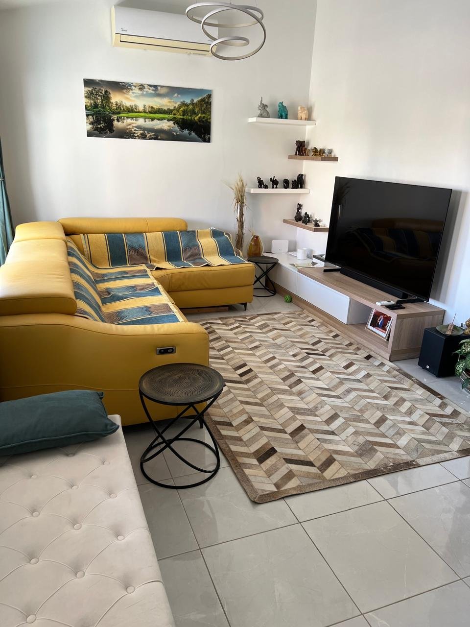 Renovated 3-bed bungalow with private pool in Coral Bay photo 2