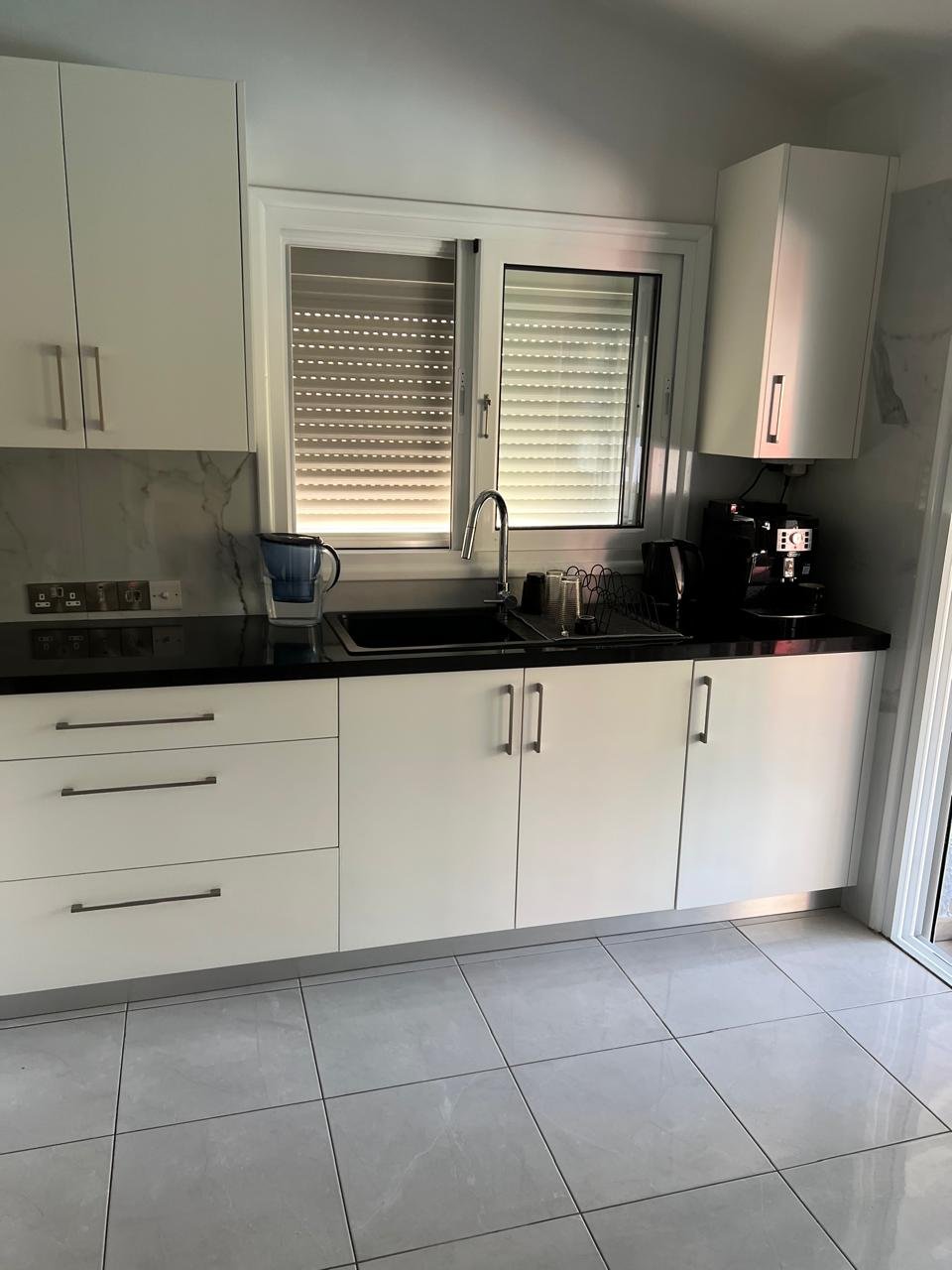 Renovated 3-bed bungalow with private pool in Coral Bay photo 4