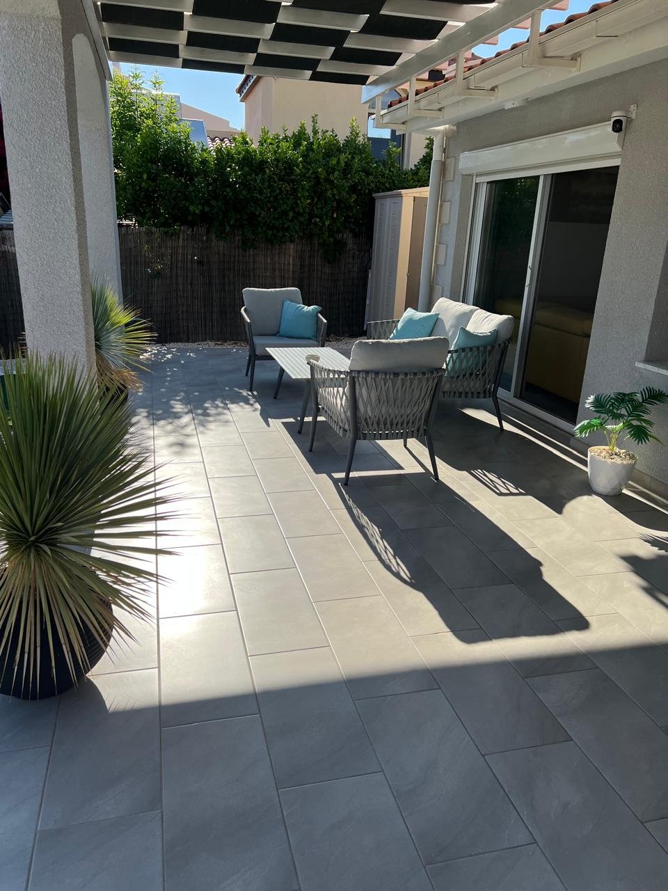 Renovated 3-bed bungalow with private pool in Coral Bay photo 10