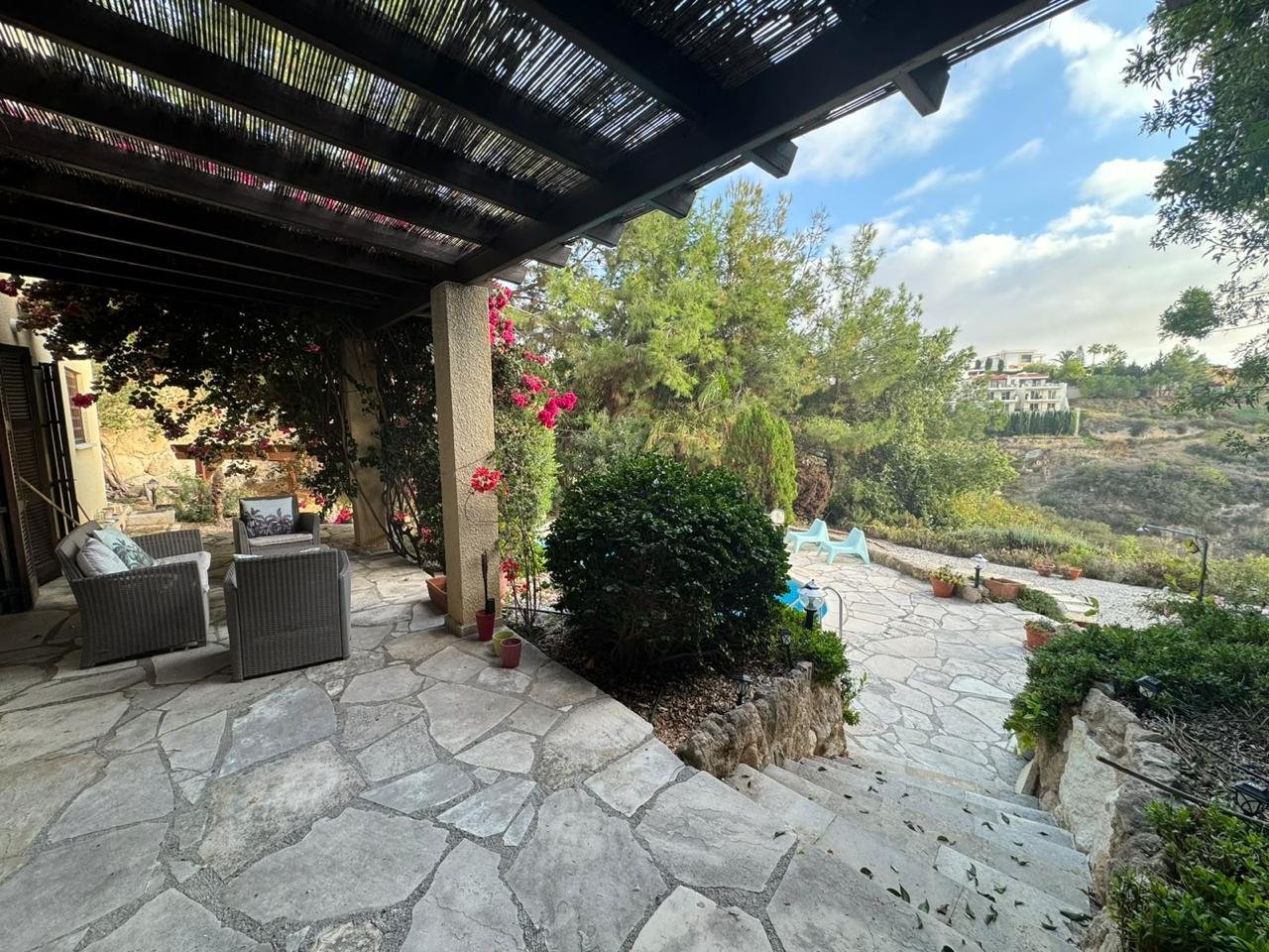 3-bed villa with pool and garden in Kamares, Paphos photo 9
