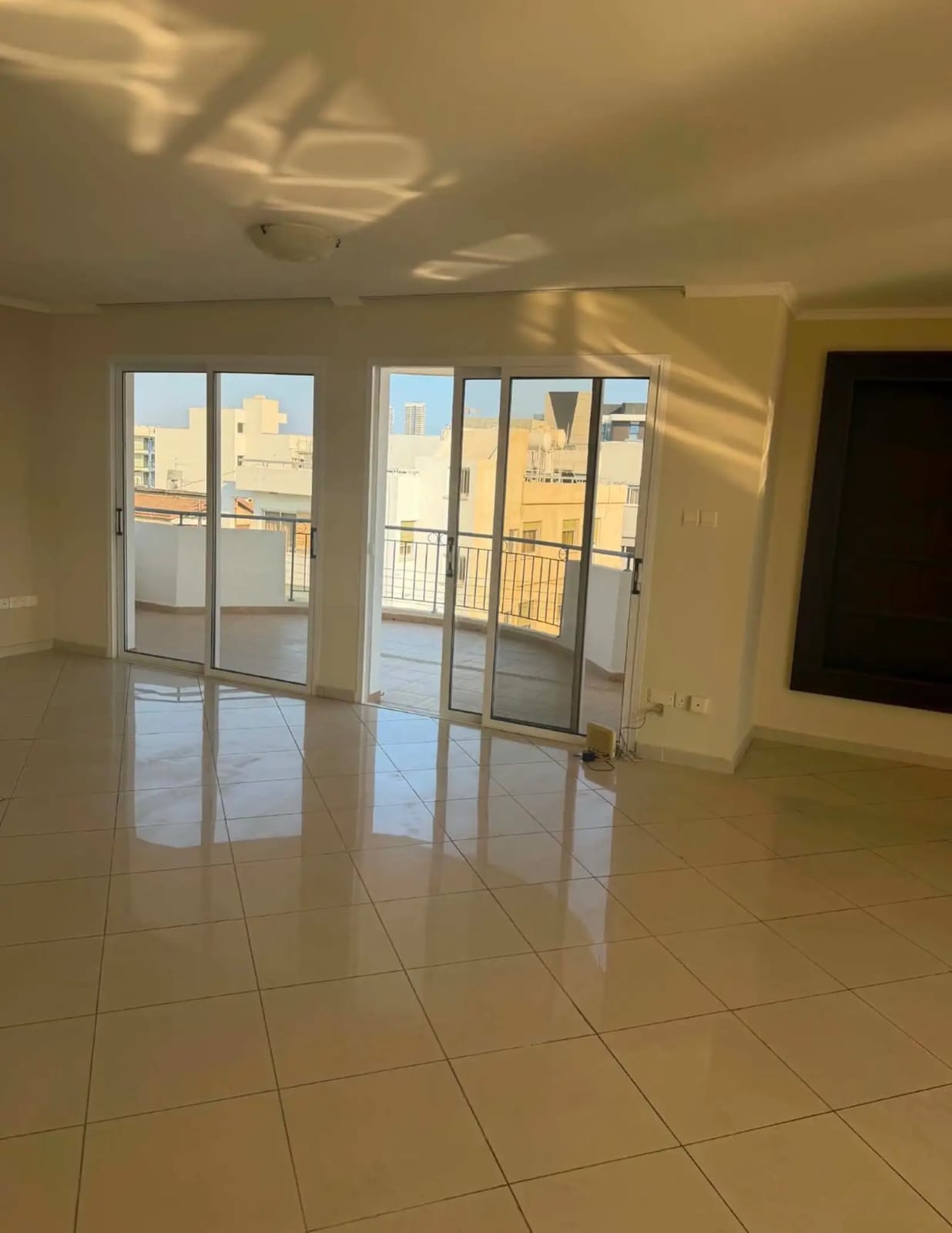 3 Bedroom Apartment To Rent In Mesa Geitonia