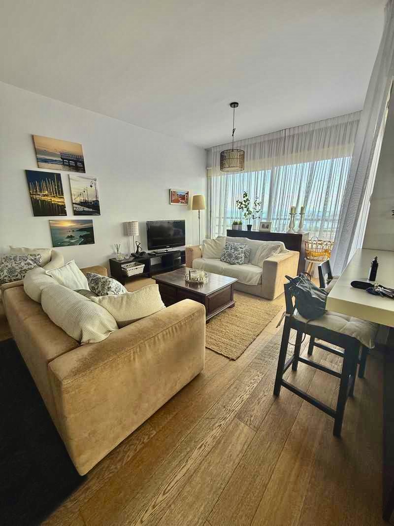 2-bed sea-view apartment on Makariou Avenue, Larnaca photo 8