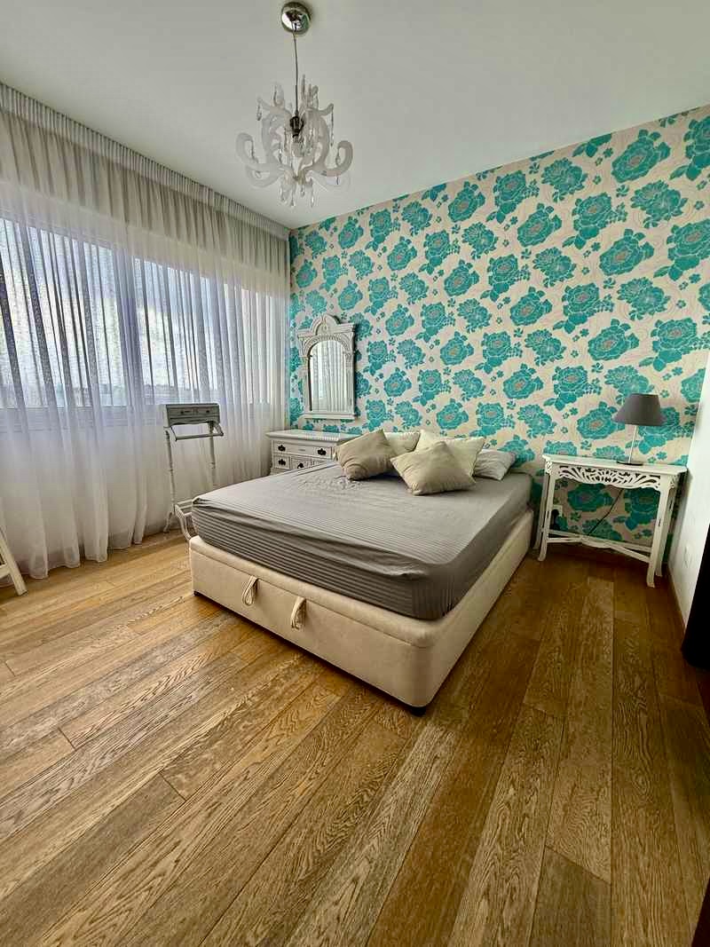 2-bed sea-view apartment on Makariou Avenue, Larnaca photo 10