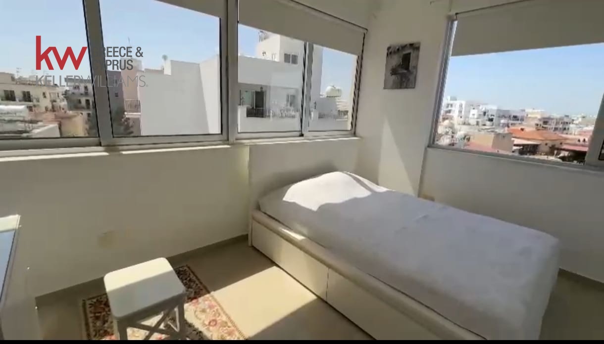 2-bed furnished apartment near Finikoudes, Larnaca photo 9