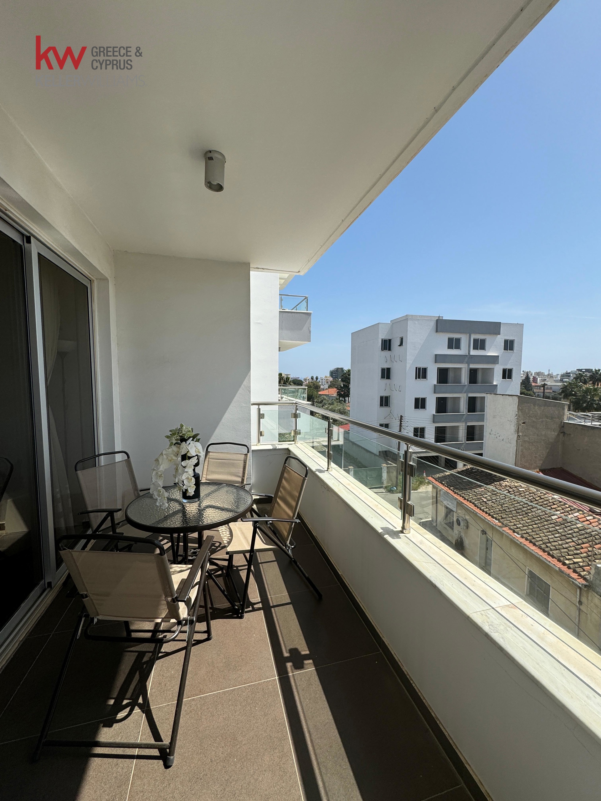 2-bed furnished apartment near Finikoudes, Larnaca photo 7
