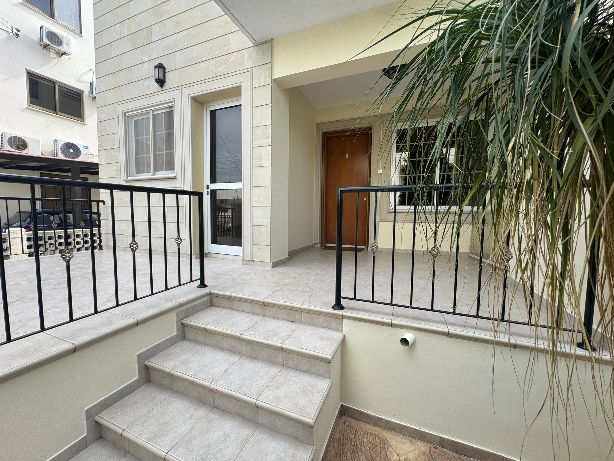 3-BEDROON FLAT NEAR NEW HOSPITAL AND KAMARES PRIMARY SCHOOL