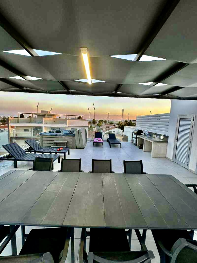 3-bed penthouse with balcony and covered parking in Agios Nikolaos photo 3
