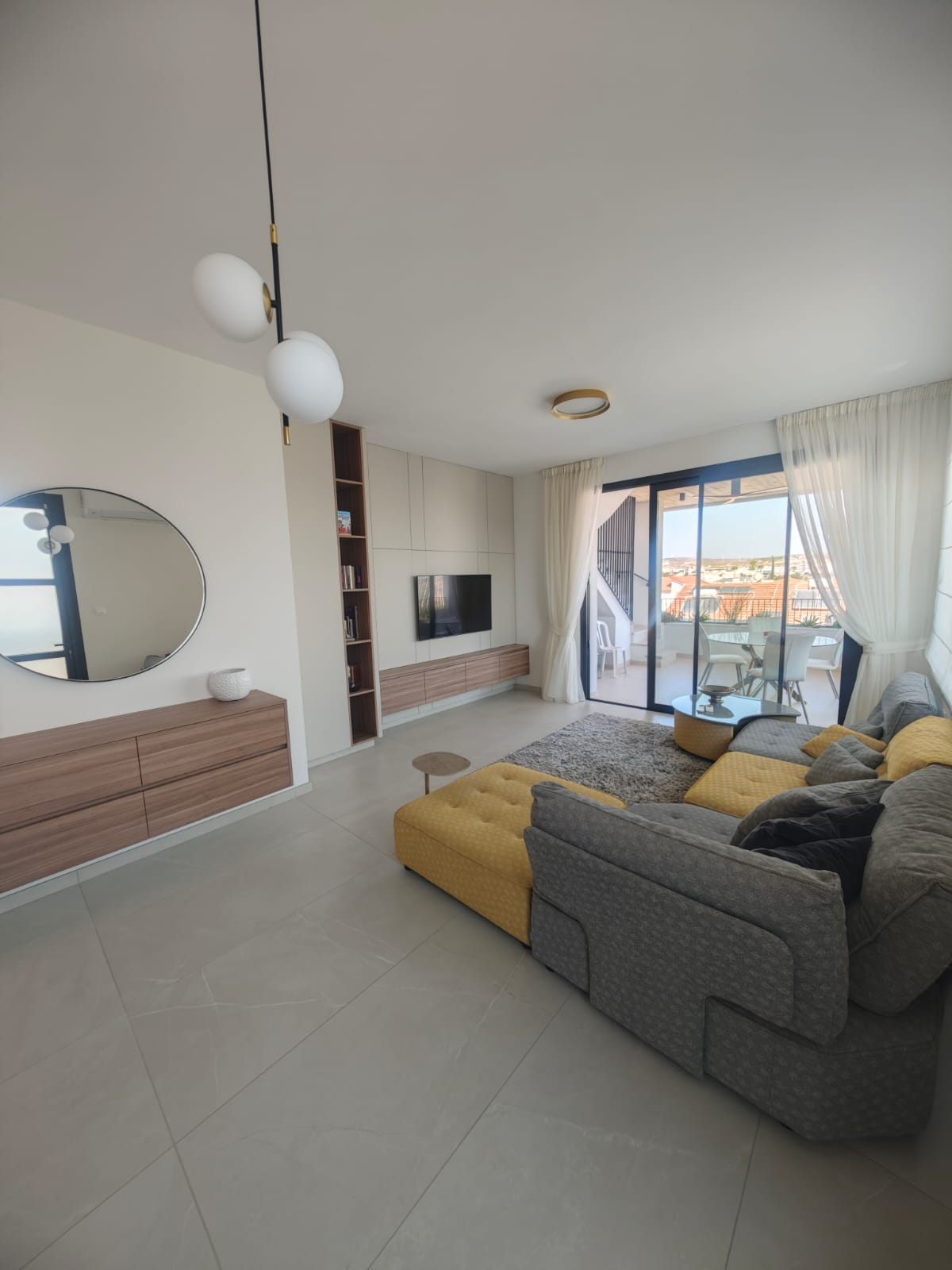 2-Bedroom Apartment with roofgarden in Aradippou