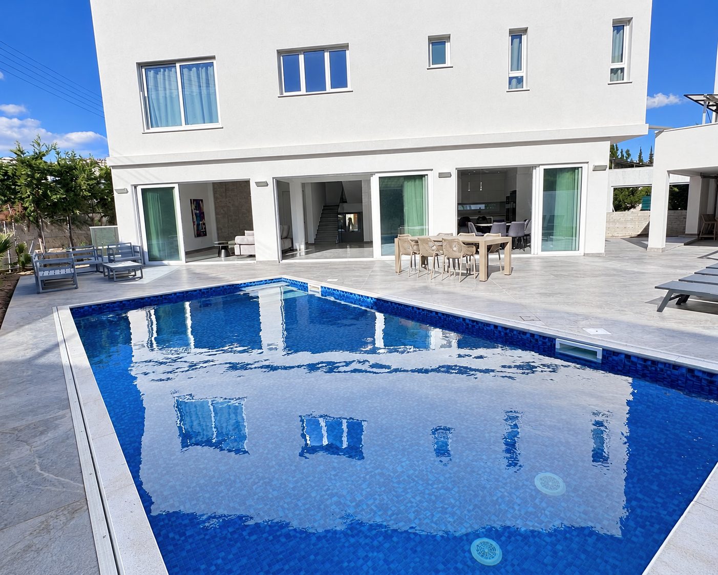 Spacious 5-Bedroom Villa in Agios Tychon, Limassol