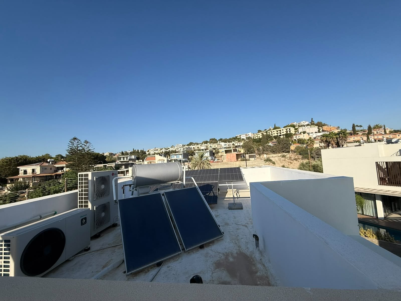 3-bed villa with pool and garden in Chlorakas, Paphos photo 8