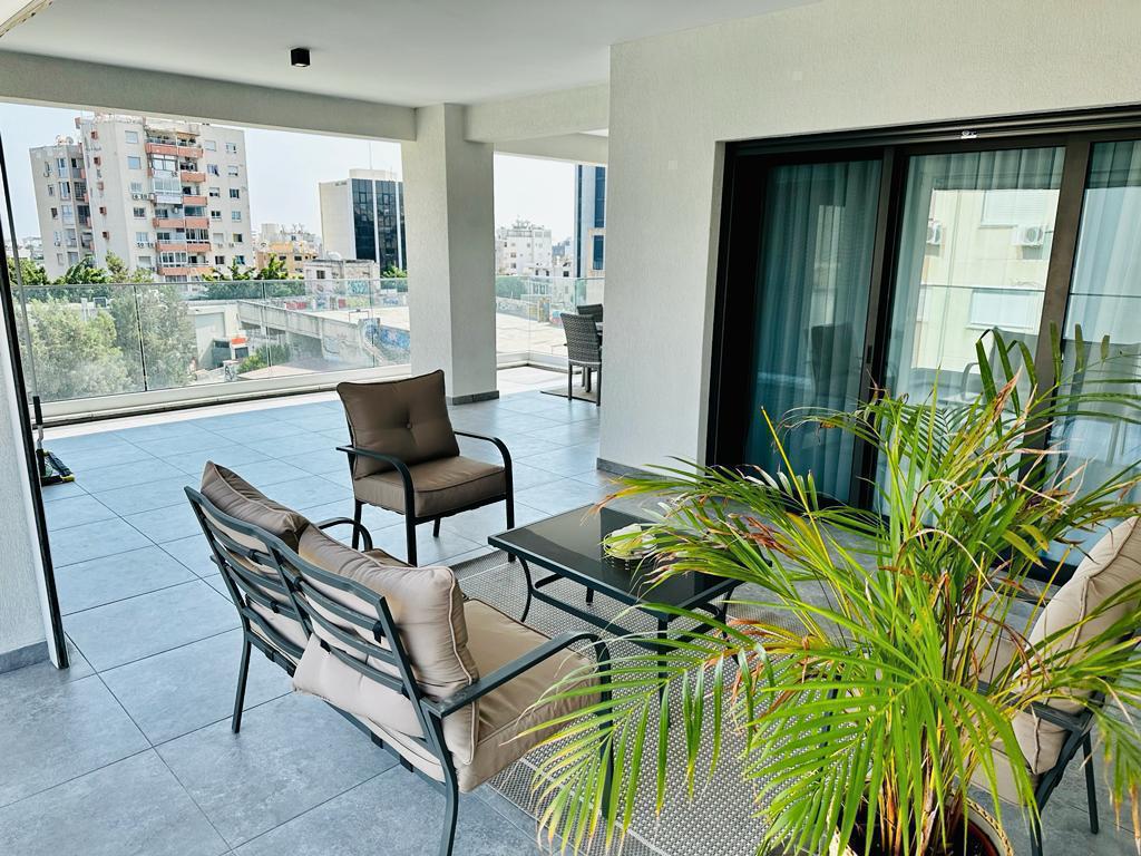 3-bed penthouse with private roof spa in Agios Nektarios photo 4