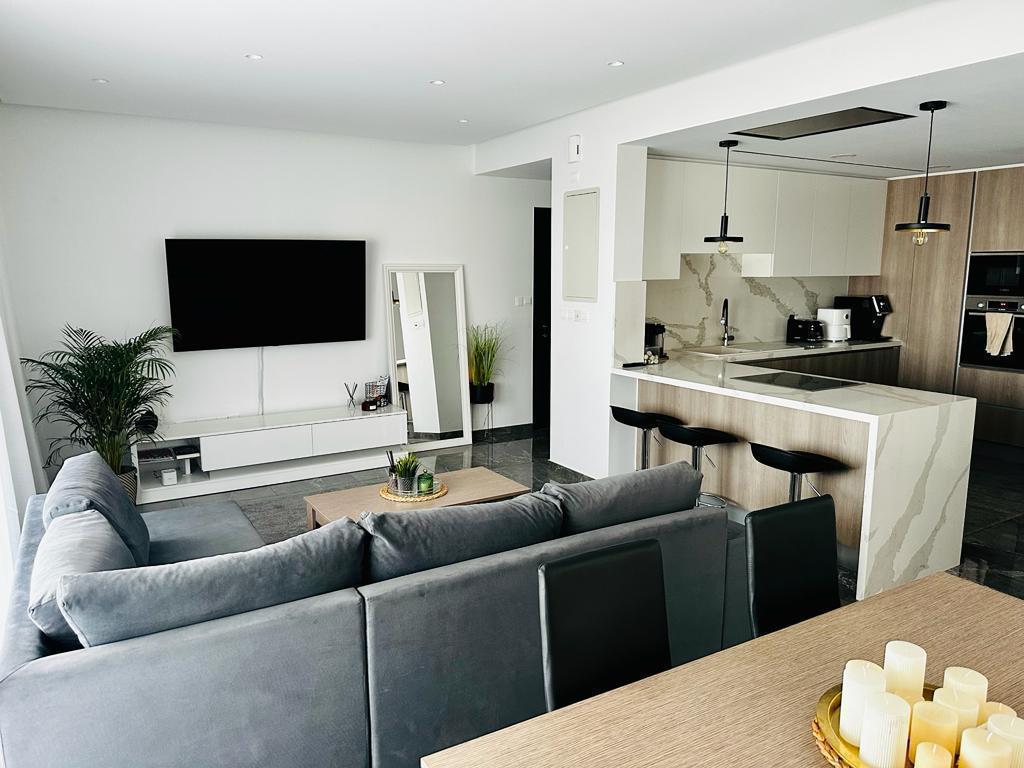 3-bed penthouse with private roof spa in Agios Nektarios photo 6