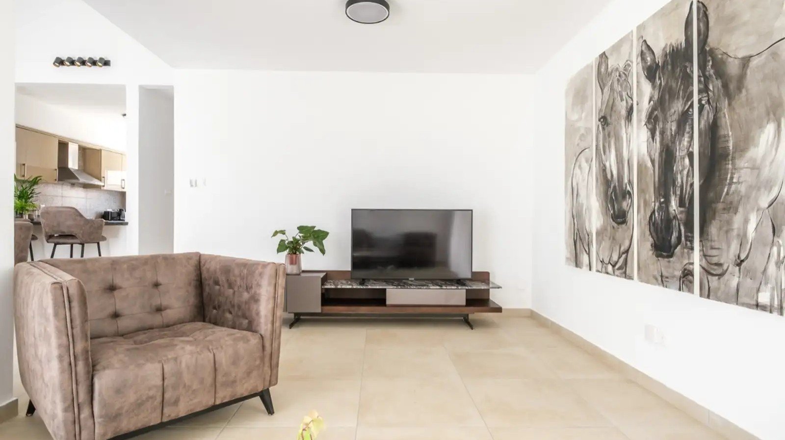 Modern 2-bedroom apartment in Kato Paphos photo 2