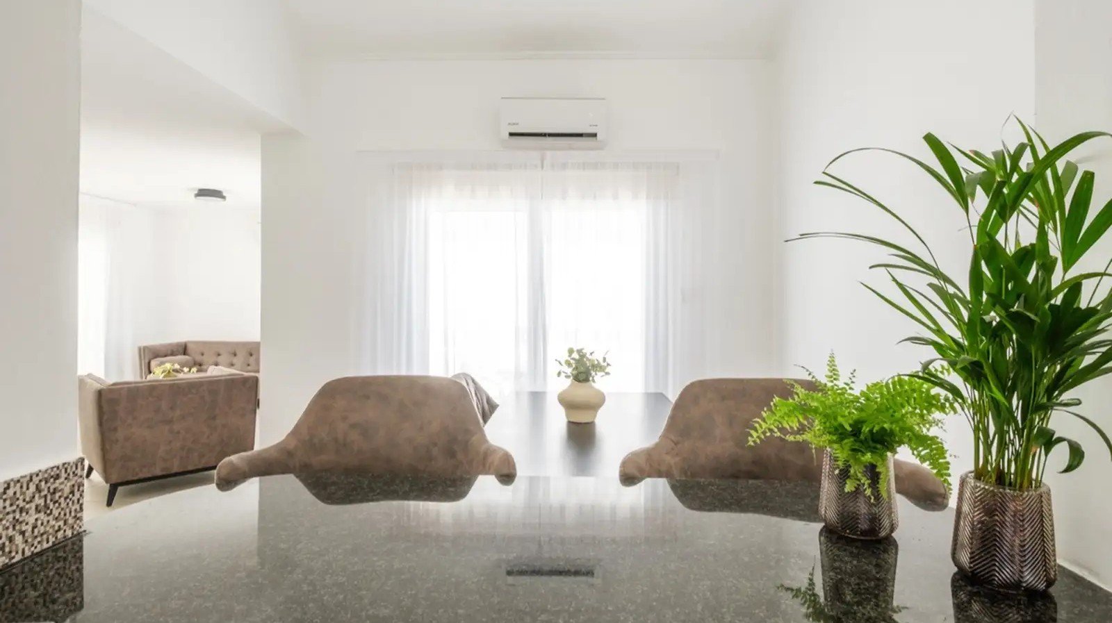 Modern 2-bedroom apartment in Kato Paphos photo 6