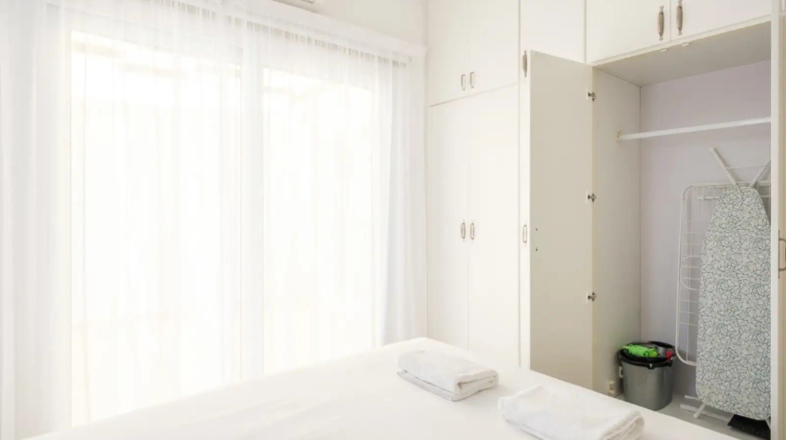 Modern 2-bedroom apartment in Kato Paphos photo 12