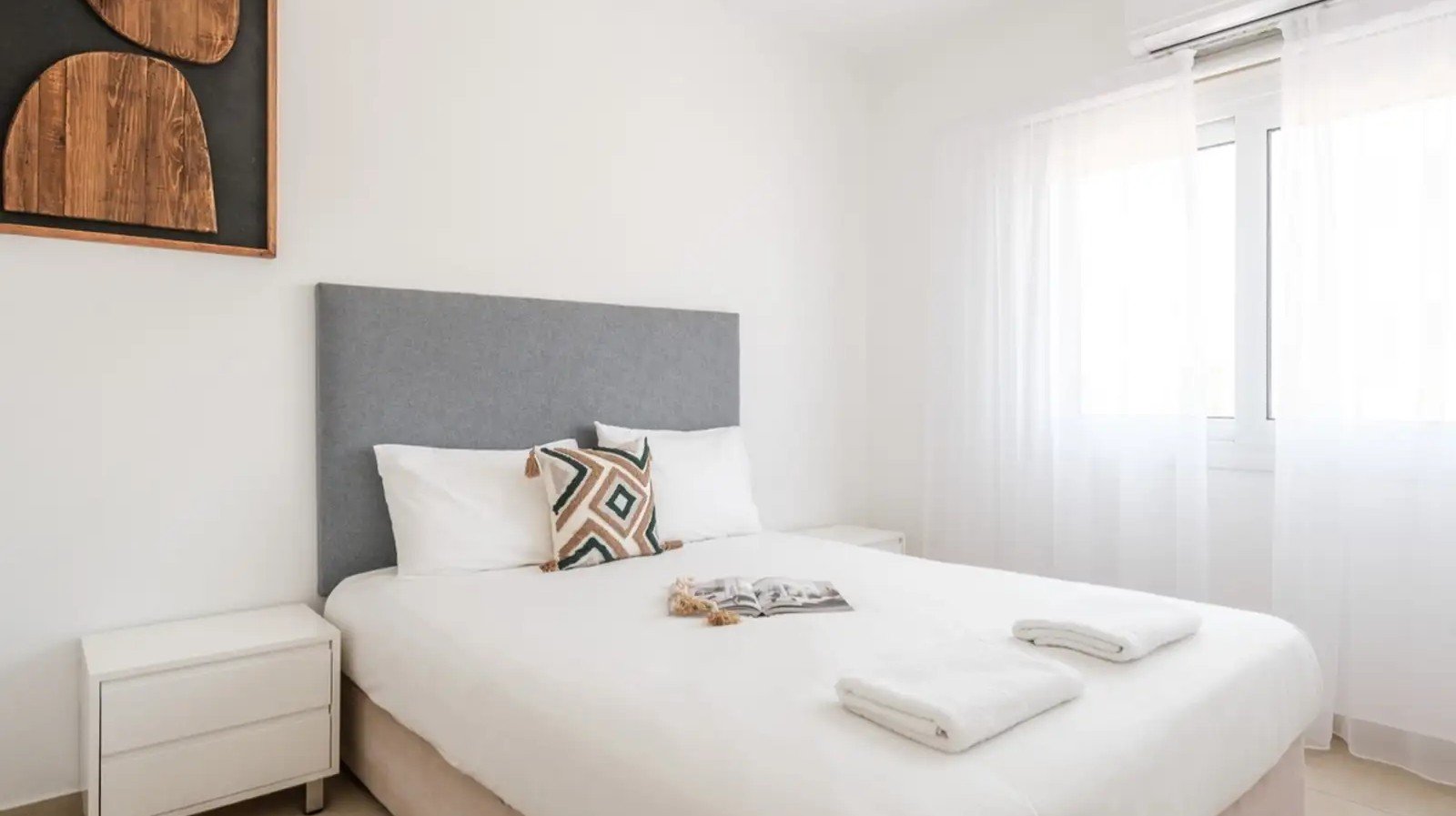 Modern 2-bedroom apartment in Kato Paphos photo 14