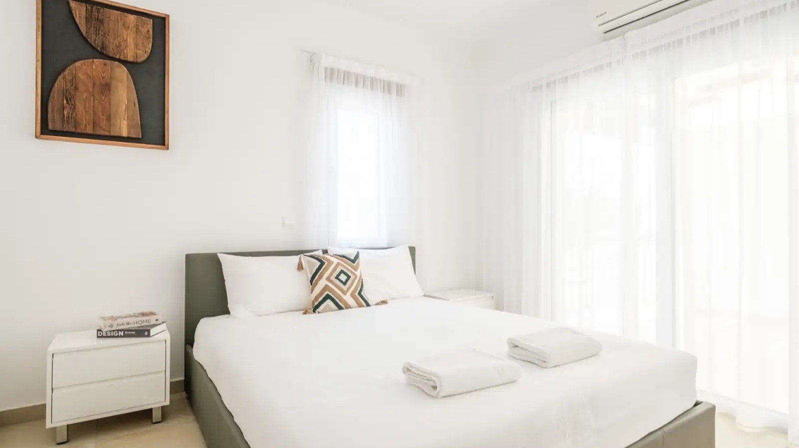 Modern 2-bedroom apartment in Kato Paphos photo 13