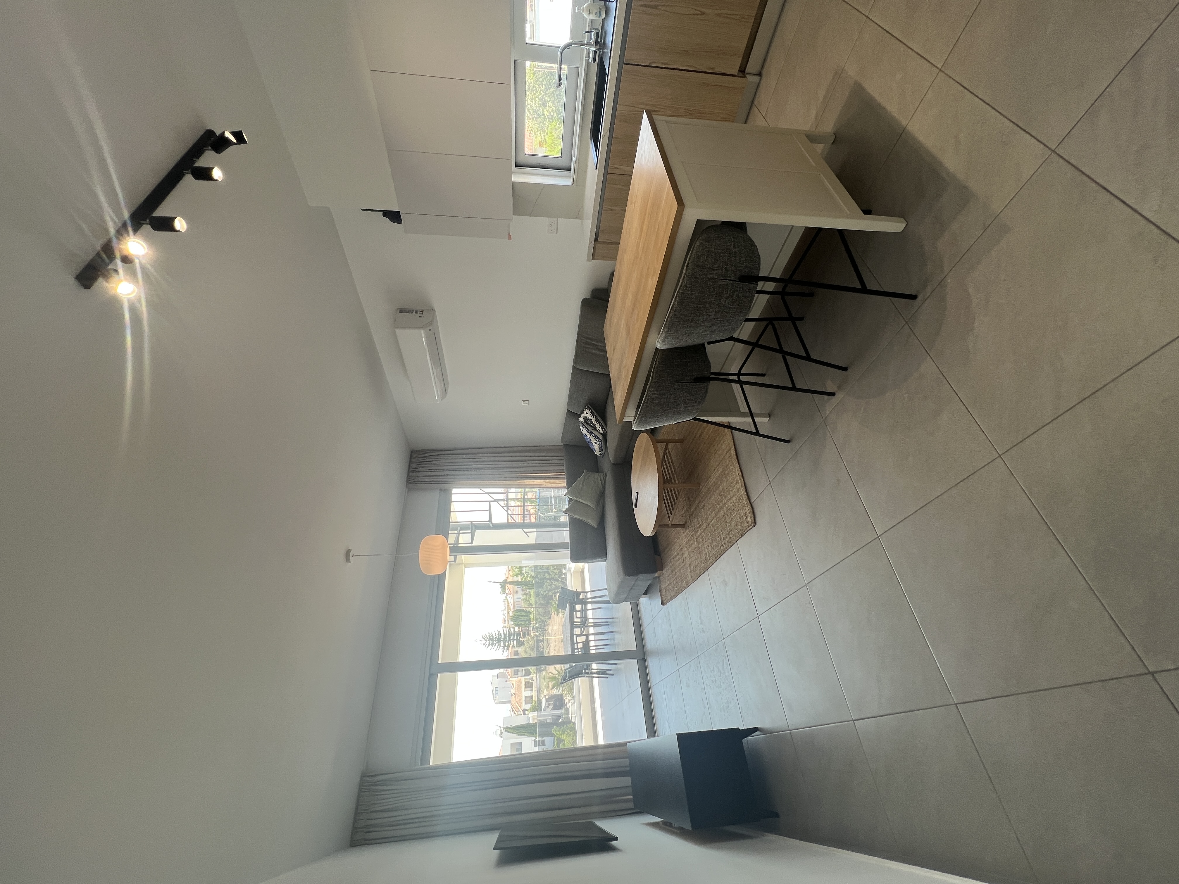 Stunning 2 Bed Penthouse with Roof Garden
