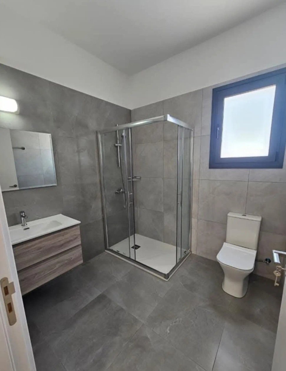 Modern 2-bedroom apartment in Agios Ioannis, Limassol photo 4