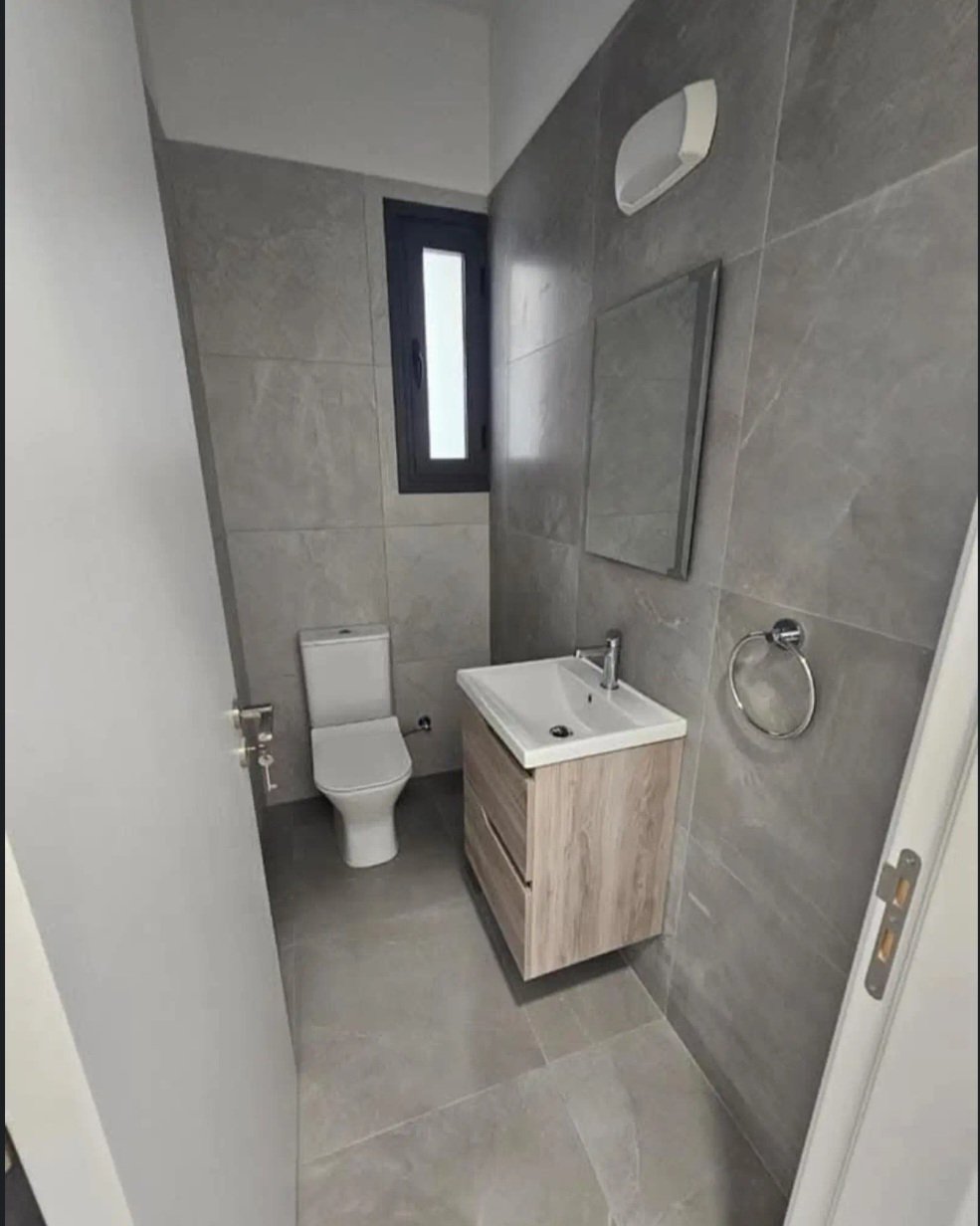 Modern 2-bedroom apartment in Agios Ioannis, Limassol photo 5