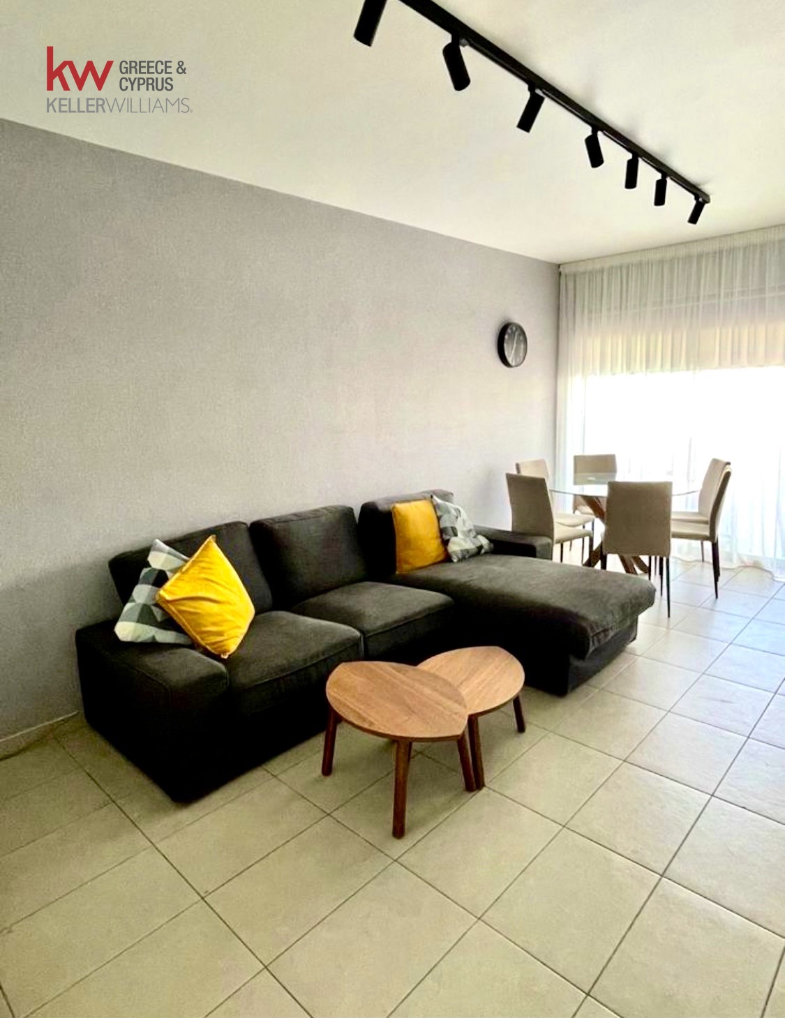 2-bed furnished apartment in central Skala, Larnaca photo 3