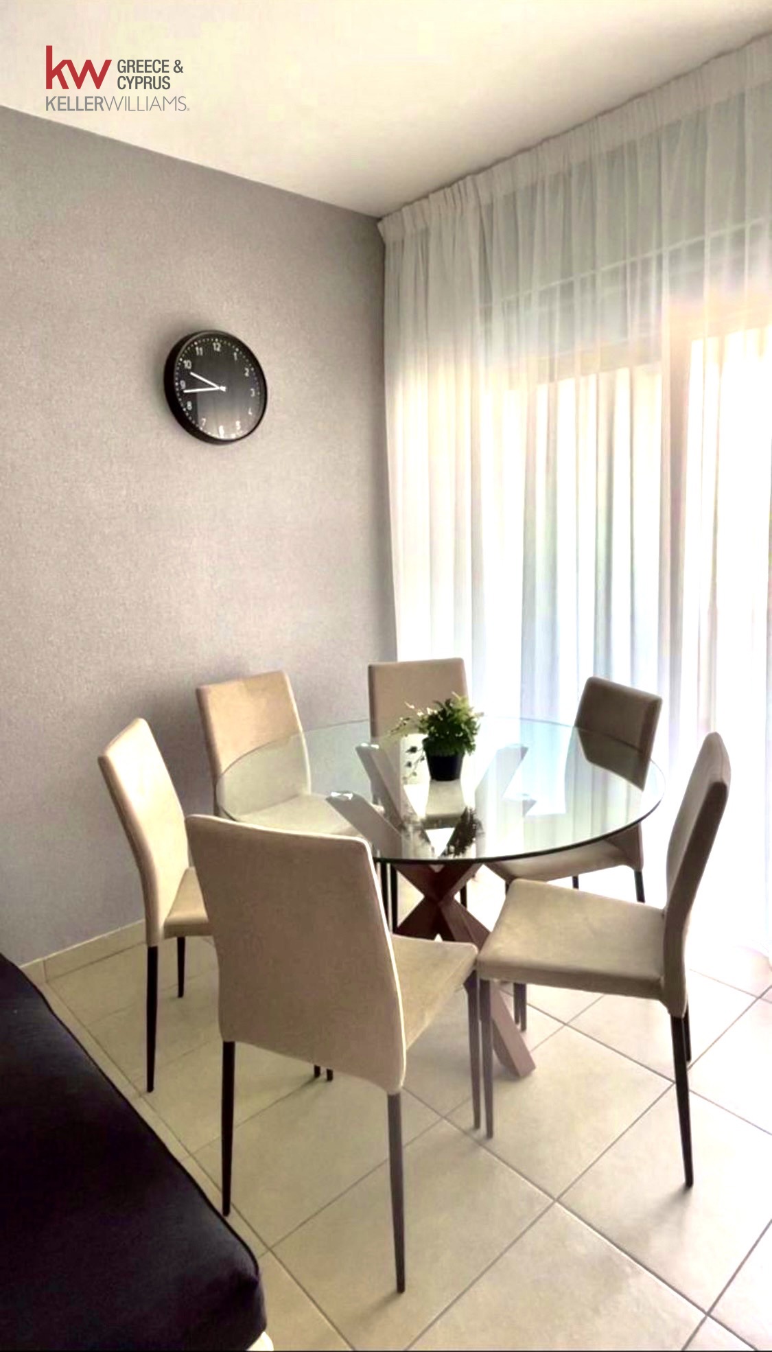 2-bed furnished apartment in central Skala, Larnaca photo 13