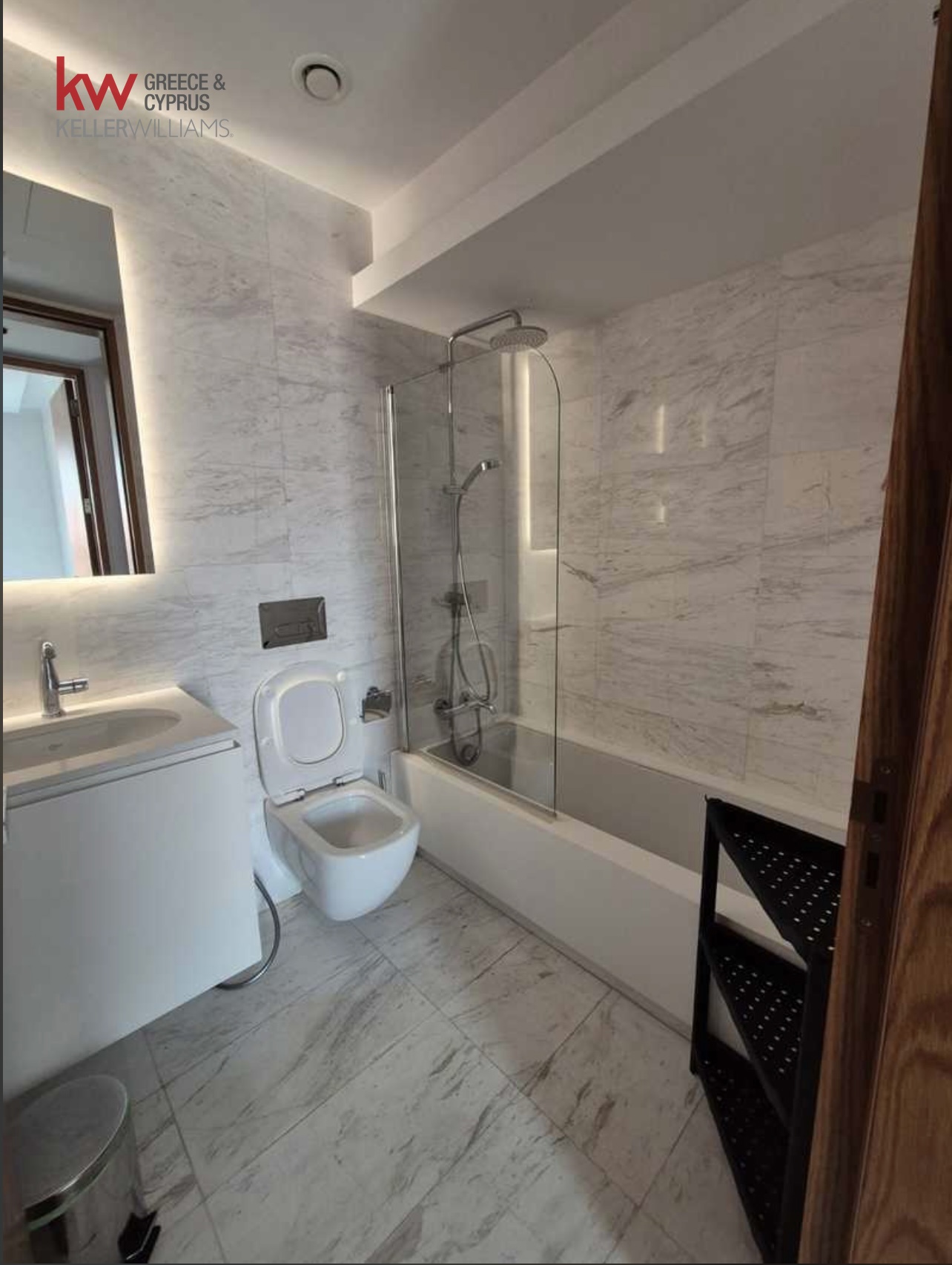 2-bed apartment in GAIA building, Finikoudes, Larnaca photo 9