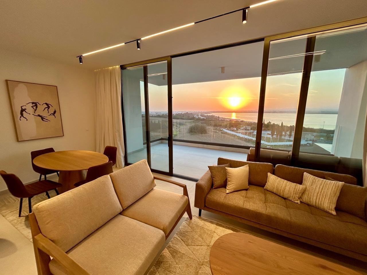 Modern 2-Bedroom Apartment in Makenzy, Larnaca