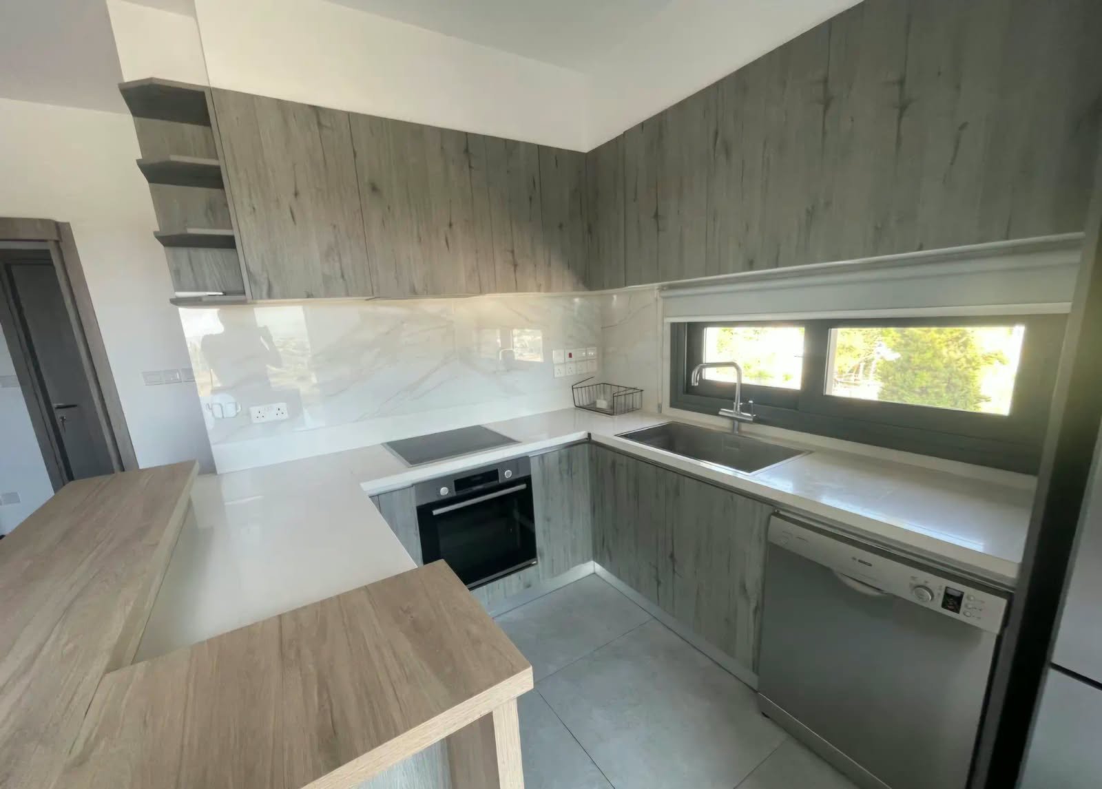 Modern 2-bedroom apartment in Panthea, Limassol photo 13
