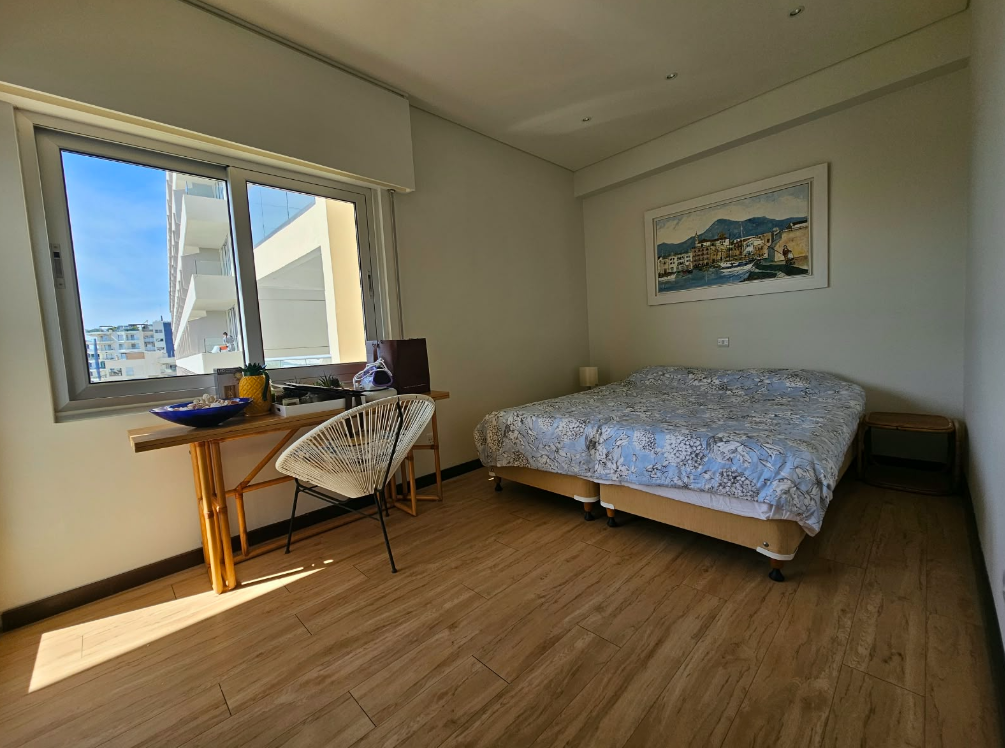 Modern 3-bed beachfront apartment in Germasogeia, Limassol photo 8
