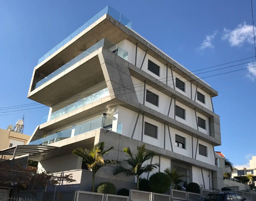 Spacious 3-Bedroom Apartment in Mesa Geitonia, Limassol