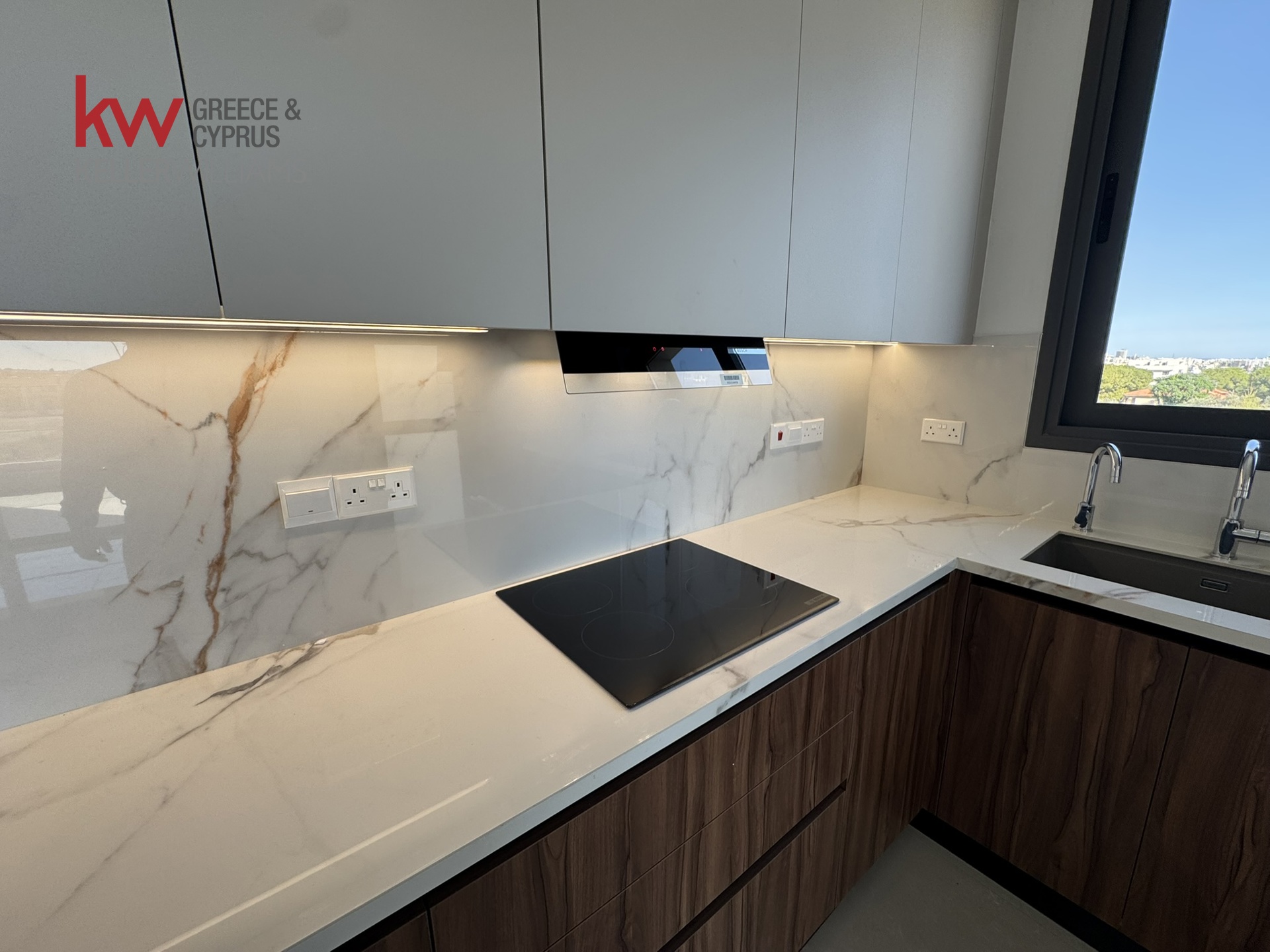 2-bed brand-new apartment with veranda in Krasas, Aradipou photo 5