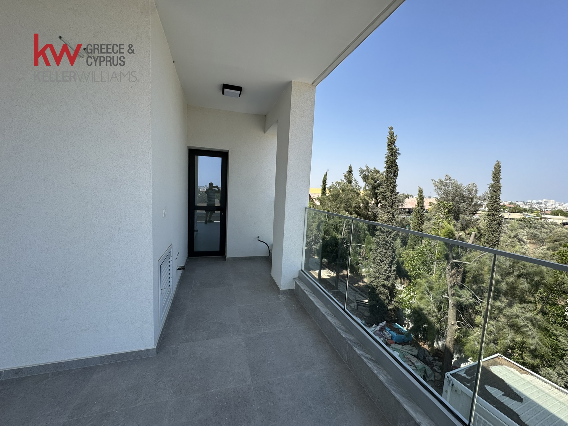 2-bed brand-new apartment with veranda in Krasas, Aradipou photo 10